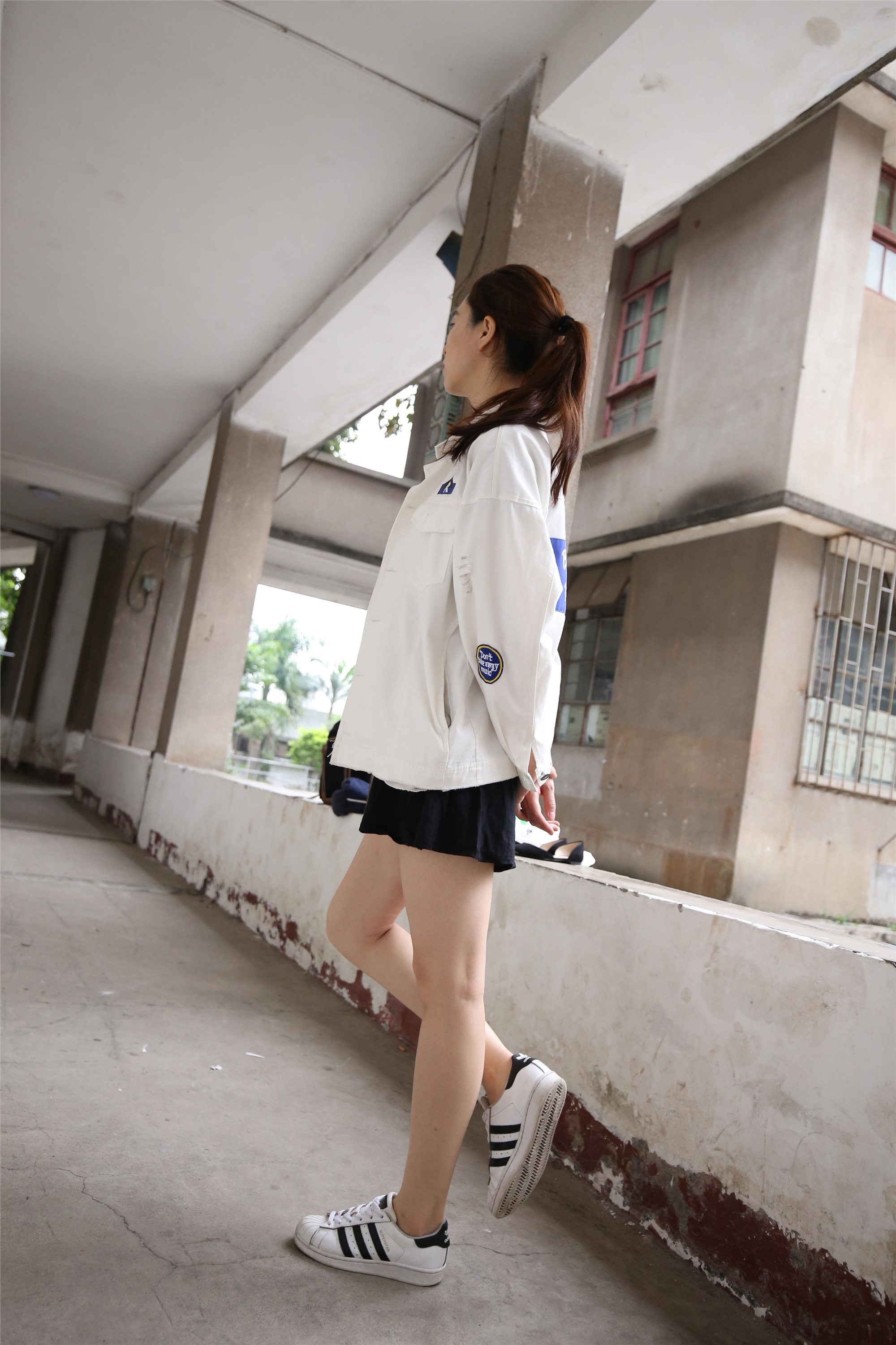 大西瓜美女图片 Z2-3 衫裸足561p2