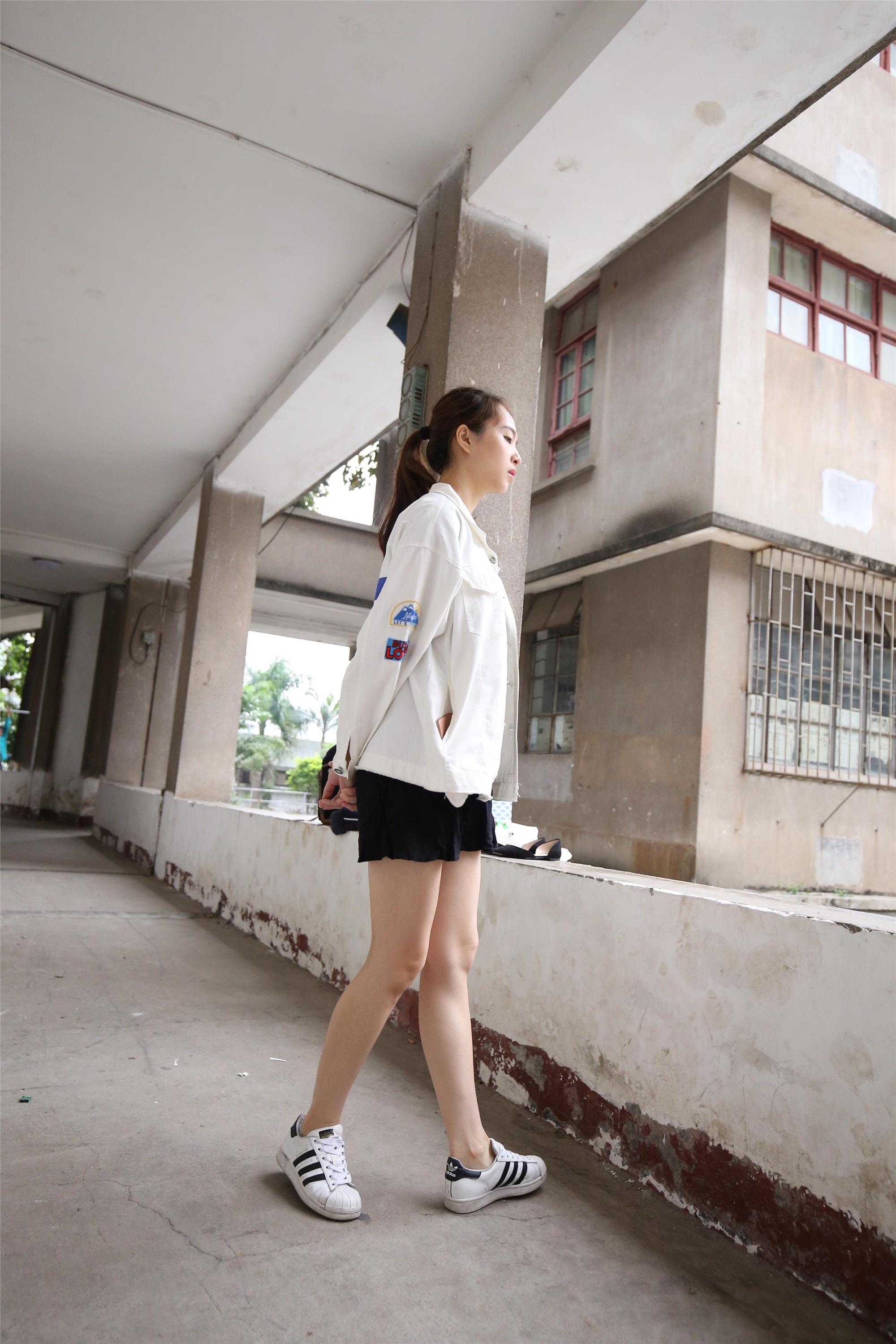 大西瓜美女图片 Z2-3 衫裸足561p2