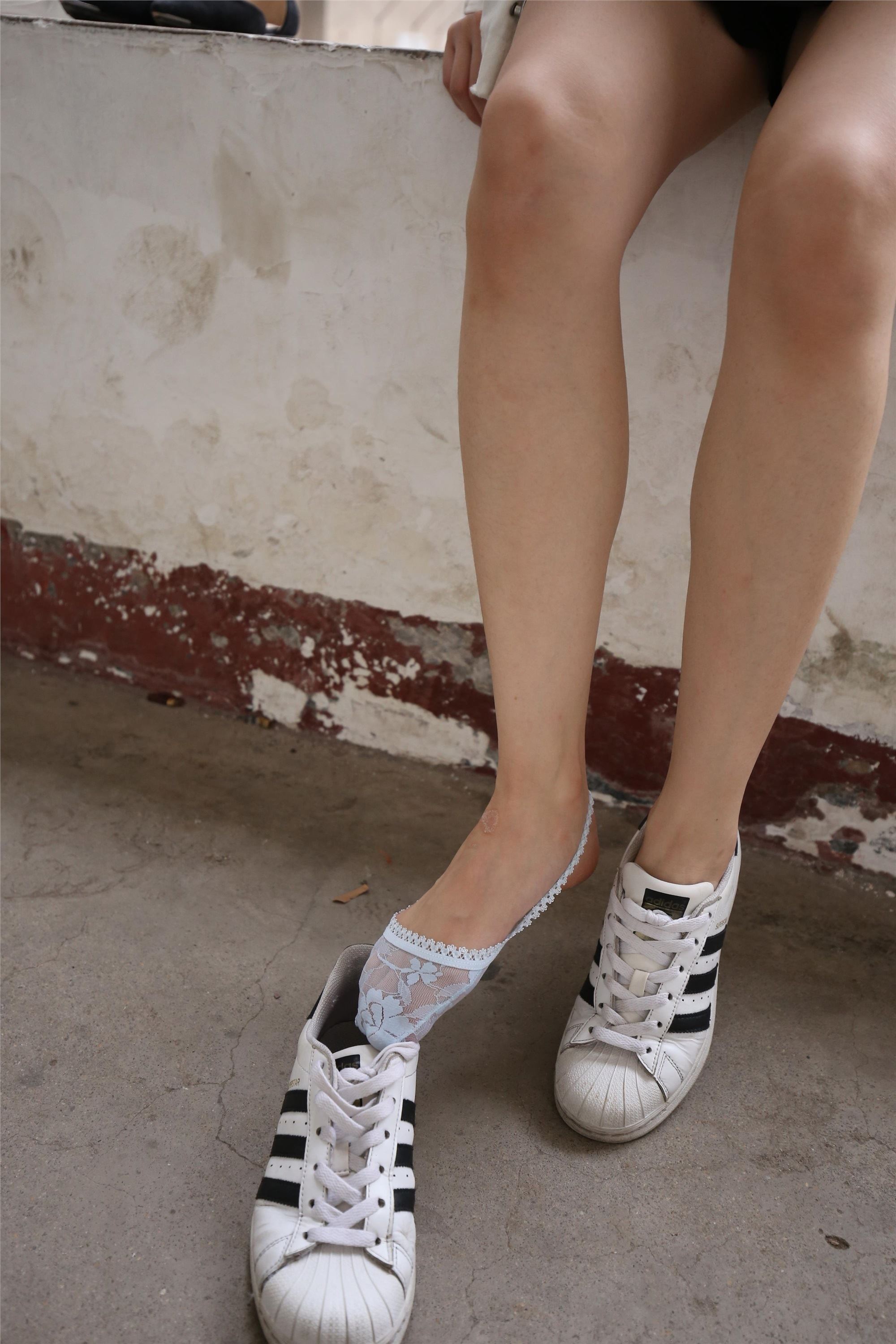 大西瓜美女图片 Z2-3 衫裸足561p2