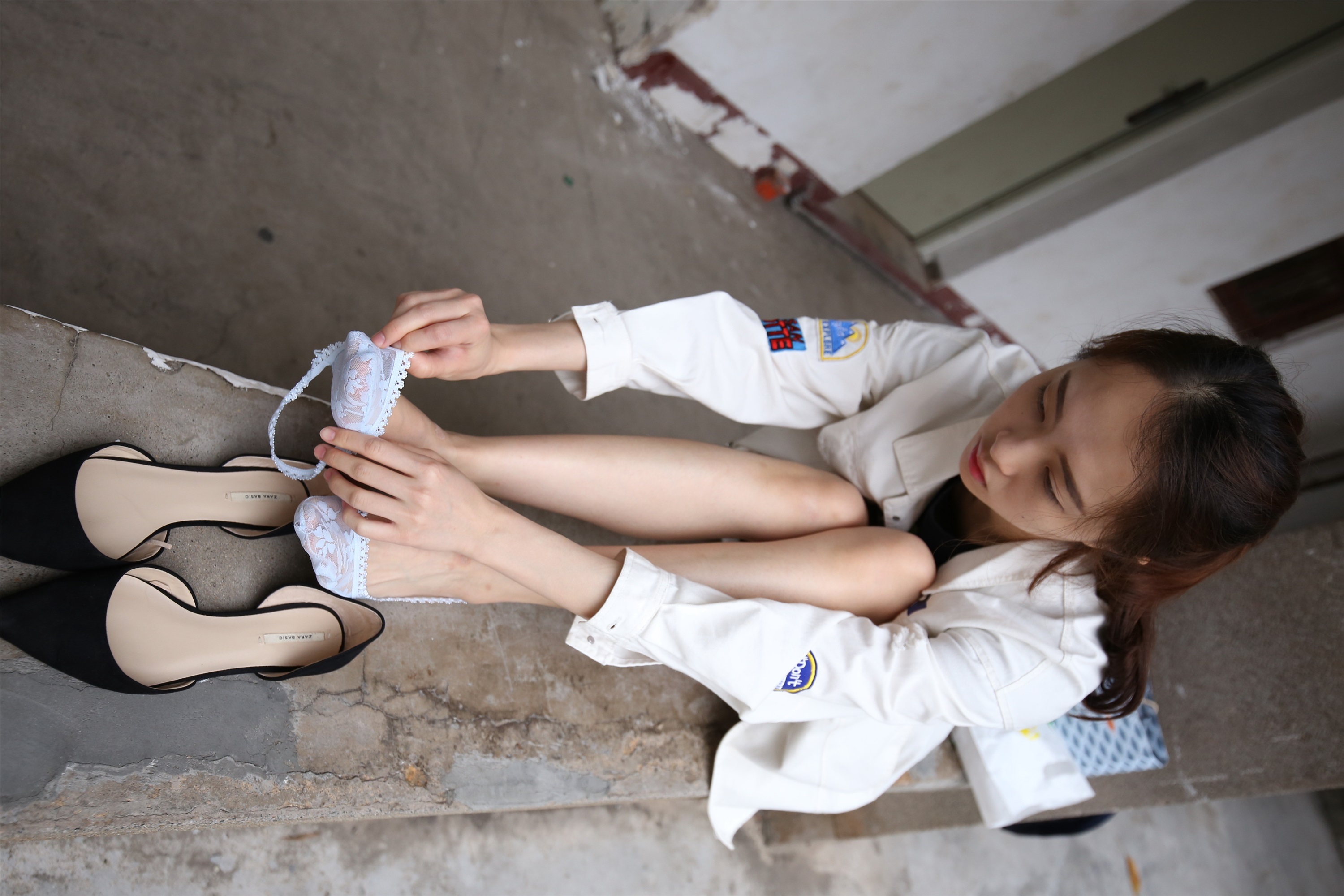 大西瓜美女图片 Z2-3 衫裸足561p2