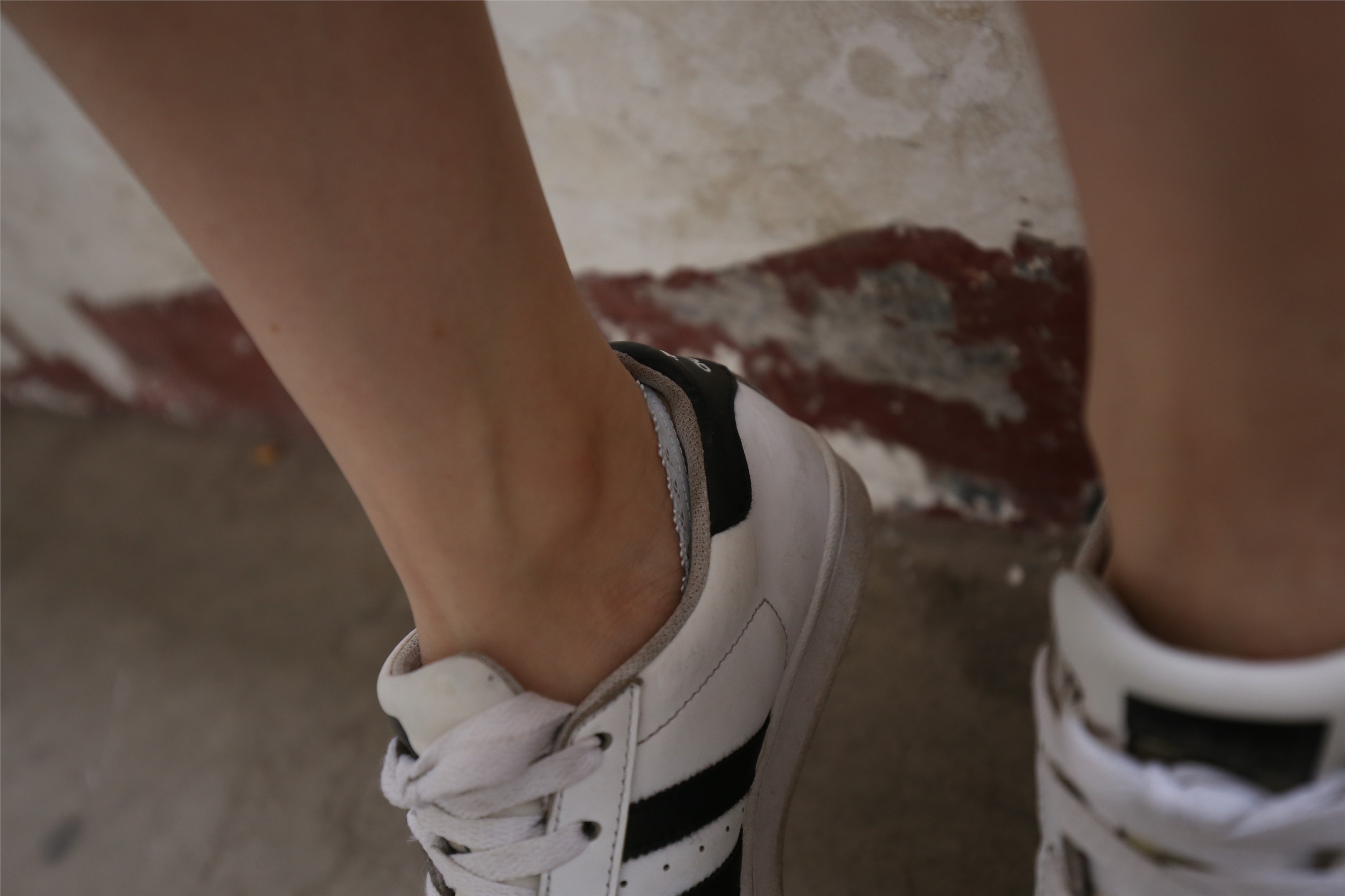 大西瓜美女图片 Z2-3 衫裸足561p2