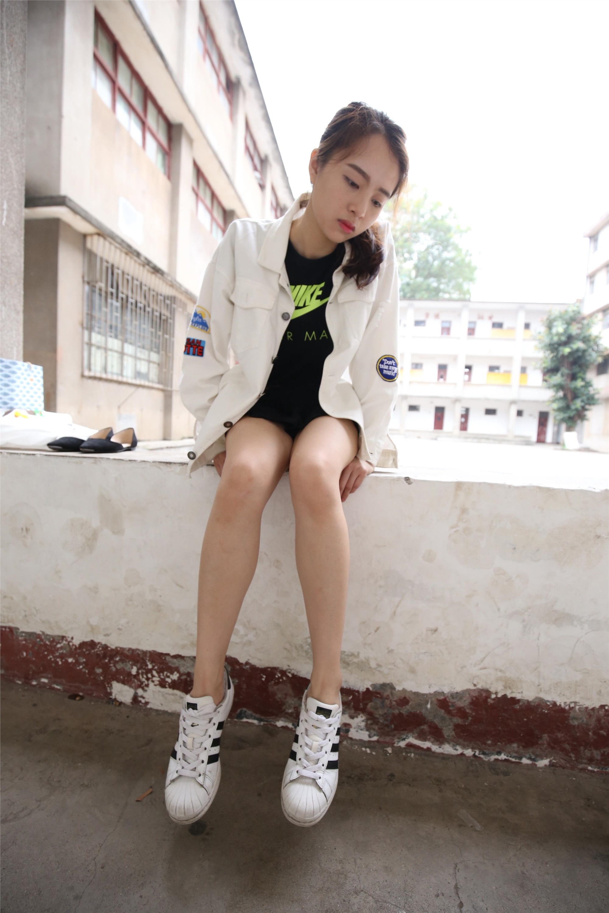 大西瓜美女图片 Z2-3 衫裸足561p2