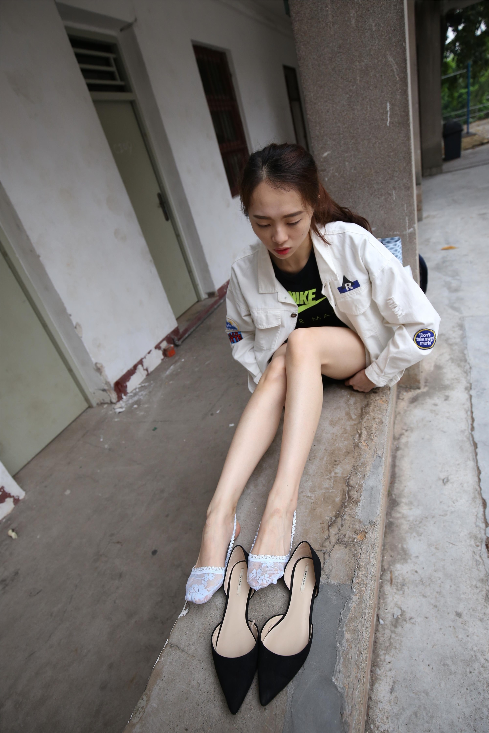 大西瓜美女图片 Z2-3 衫裸足561p2