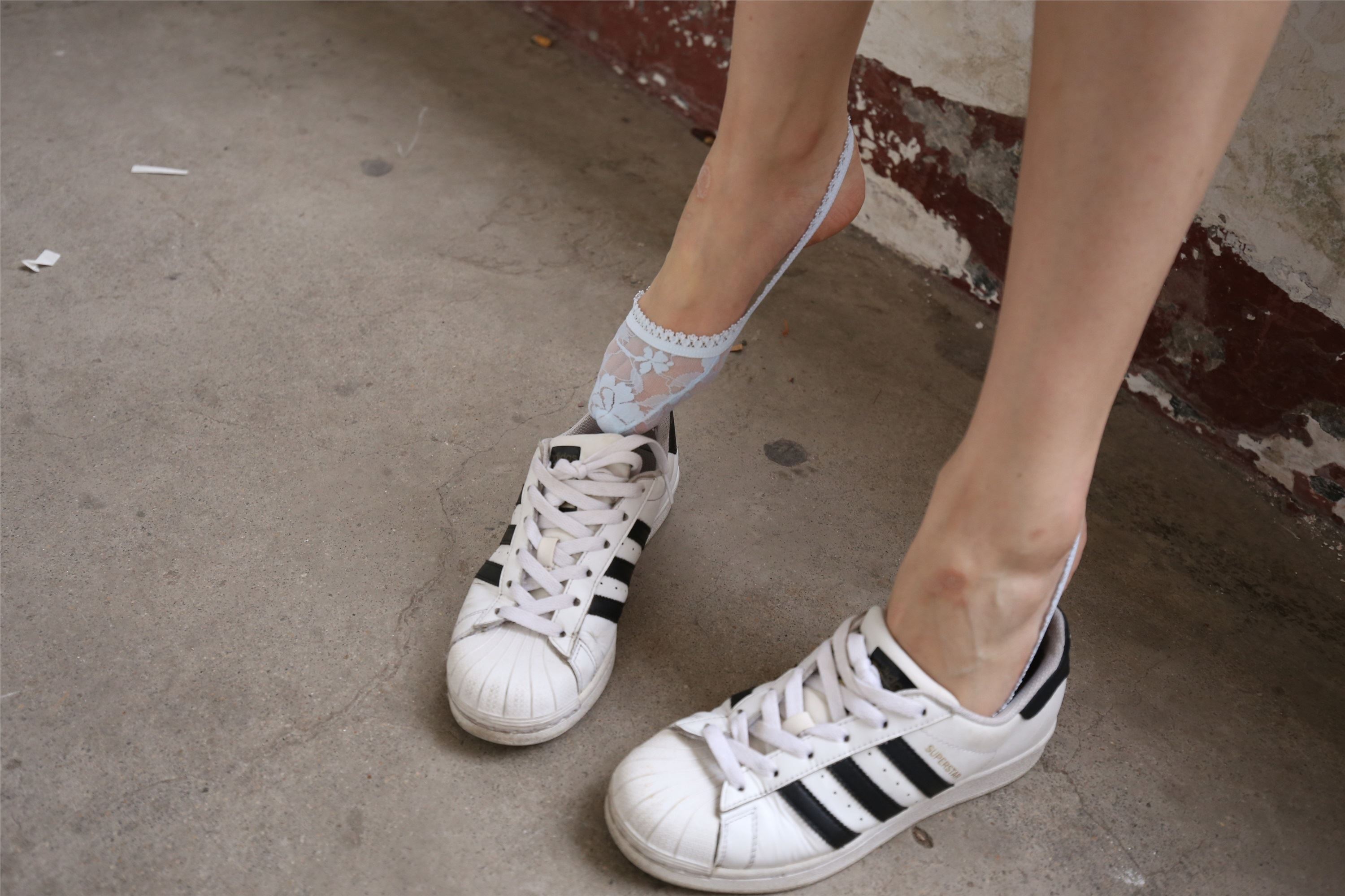 大西瓜美女图片 Z2-3 衫裸足561p2