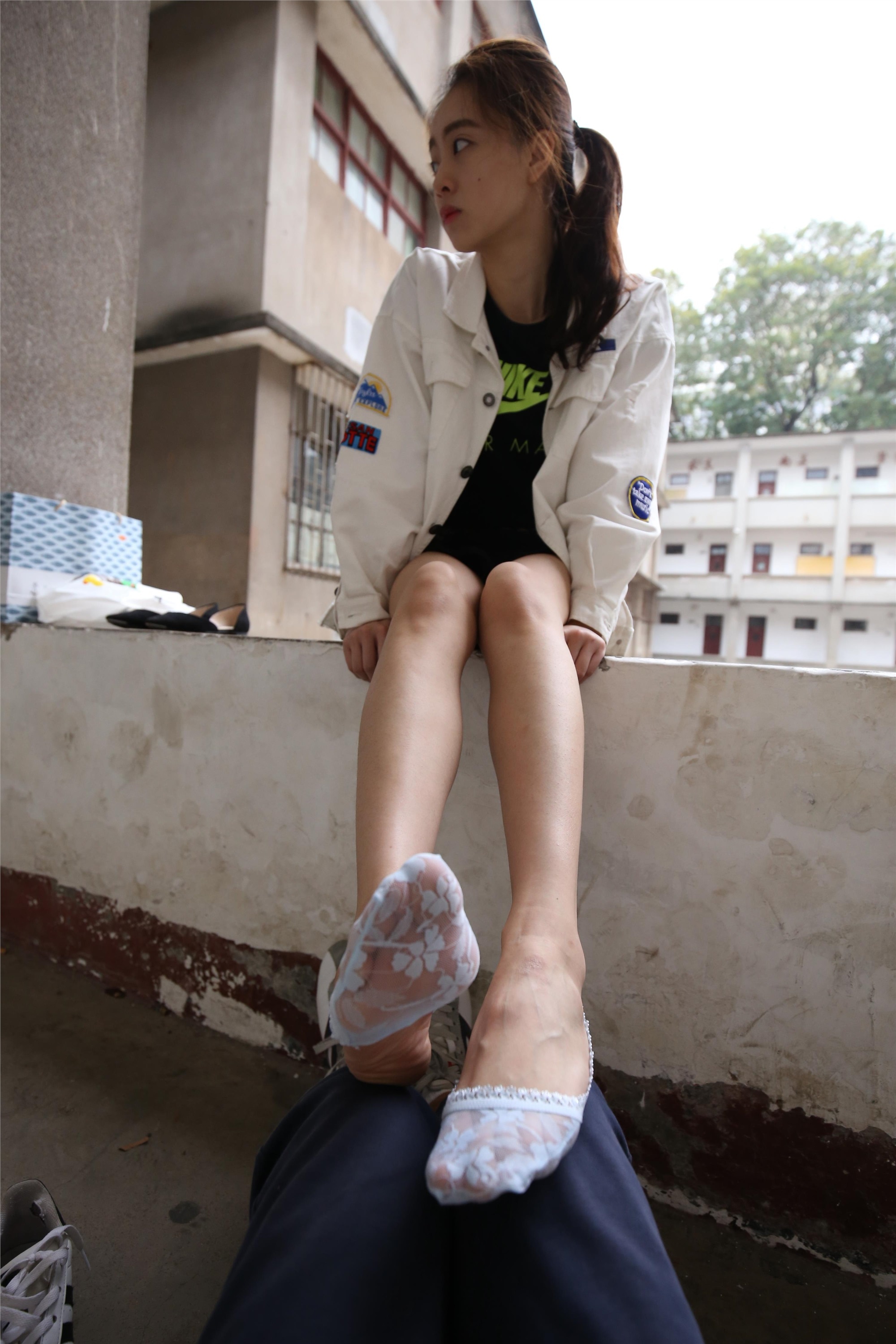 大西瓜美女图片 Z2-3 衫裸足561p2