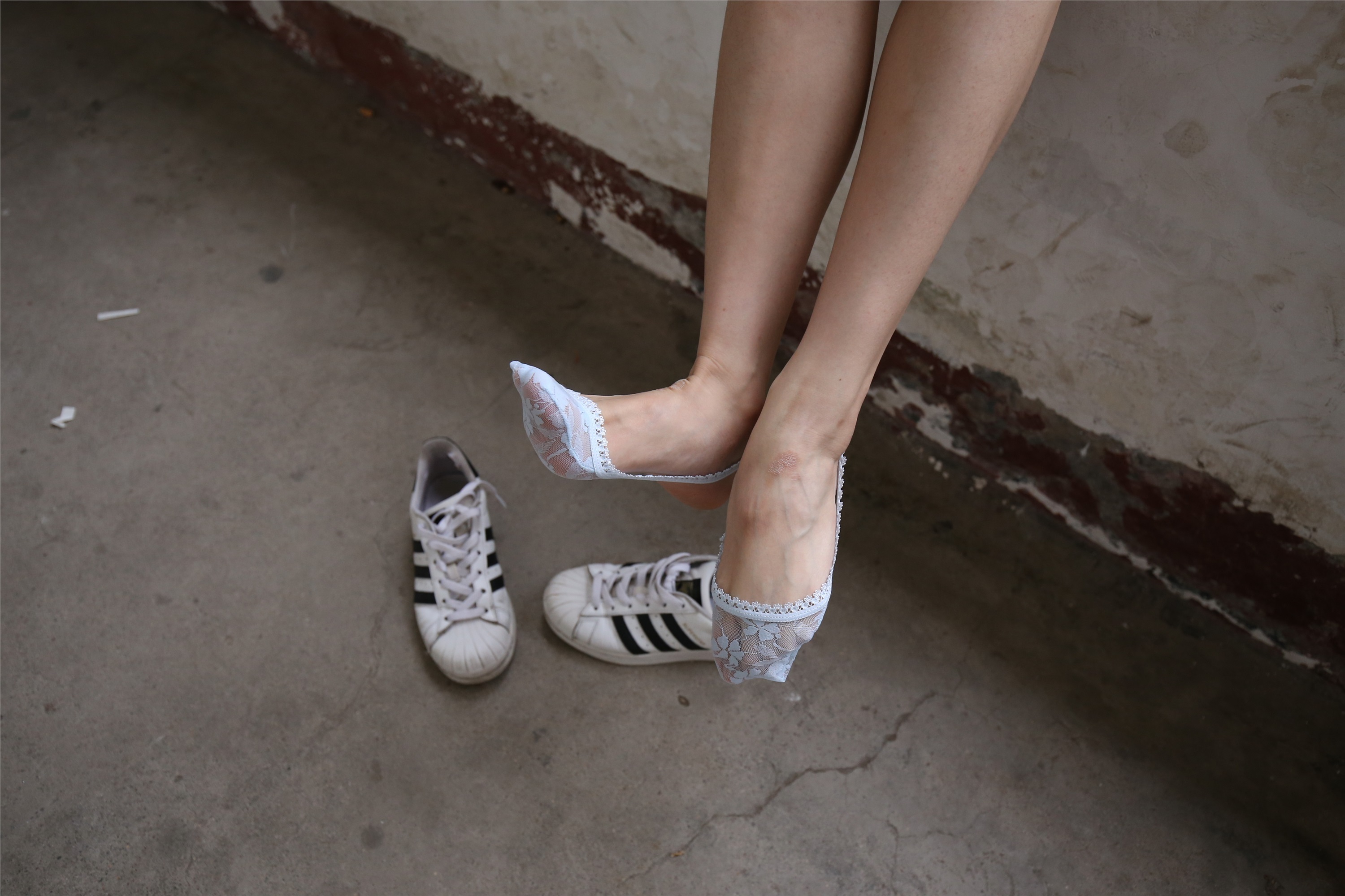 大西瓜美女图片 Z2-3 衫裸足561p2