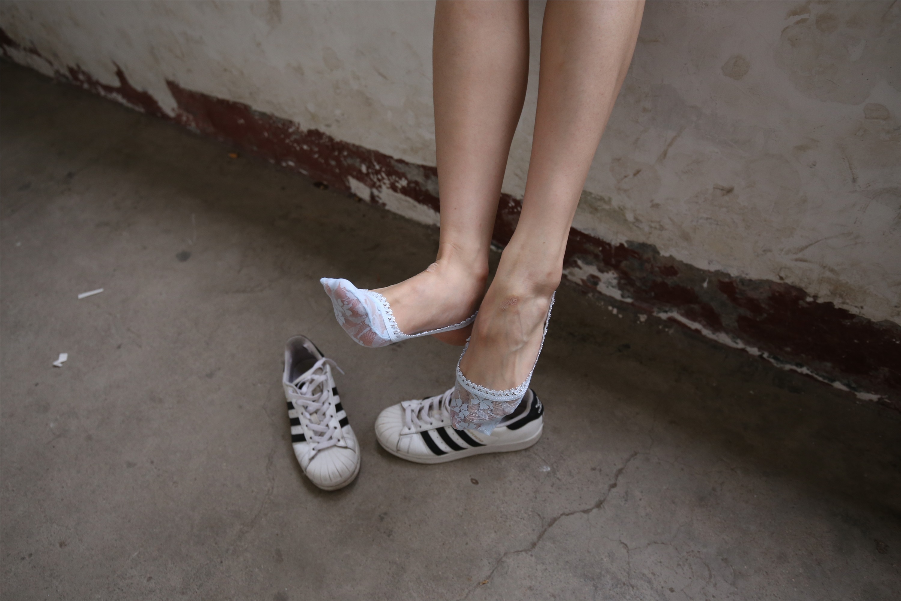 大西瓜美女图片 Z2-3 衫裸足561p2