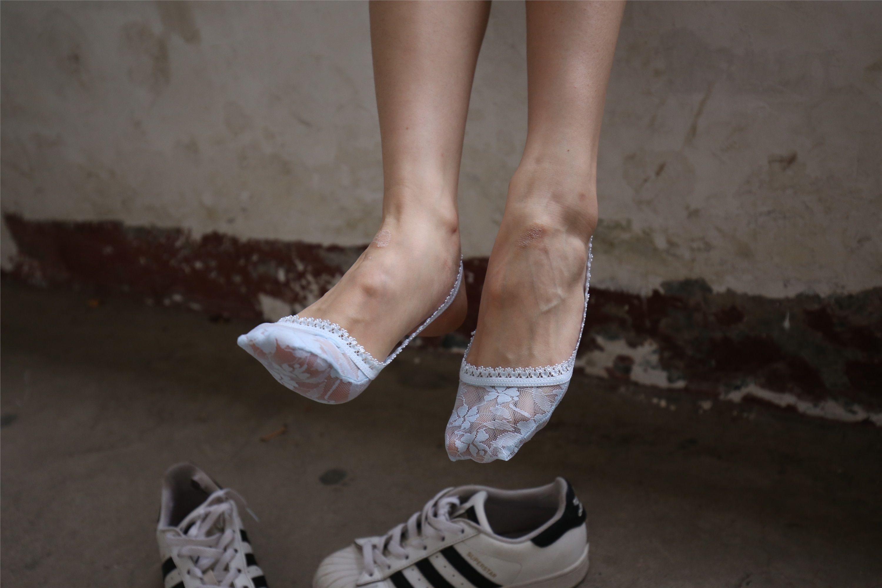 大西瓜美女图片 Z2-3 衫裸足561p2