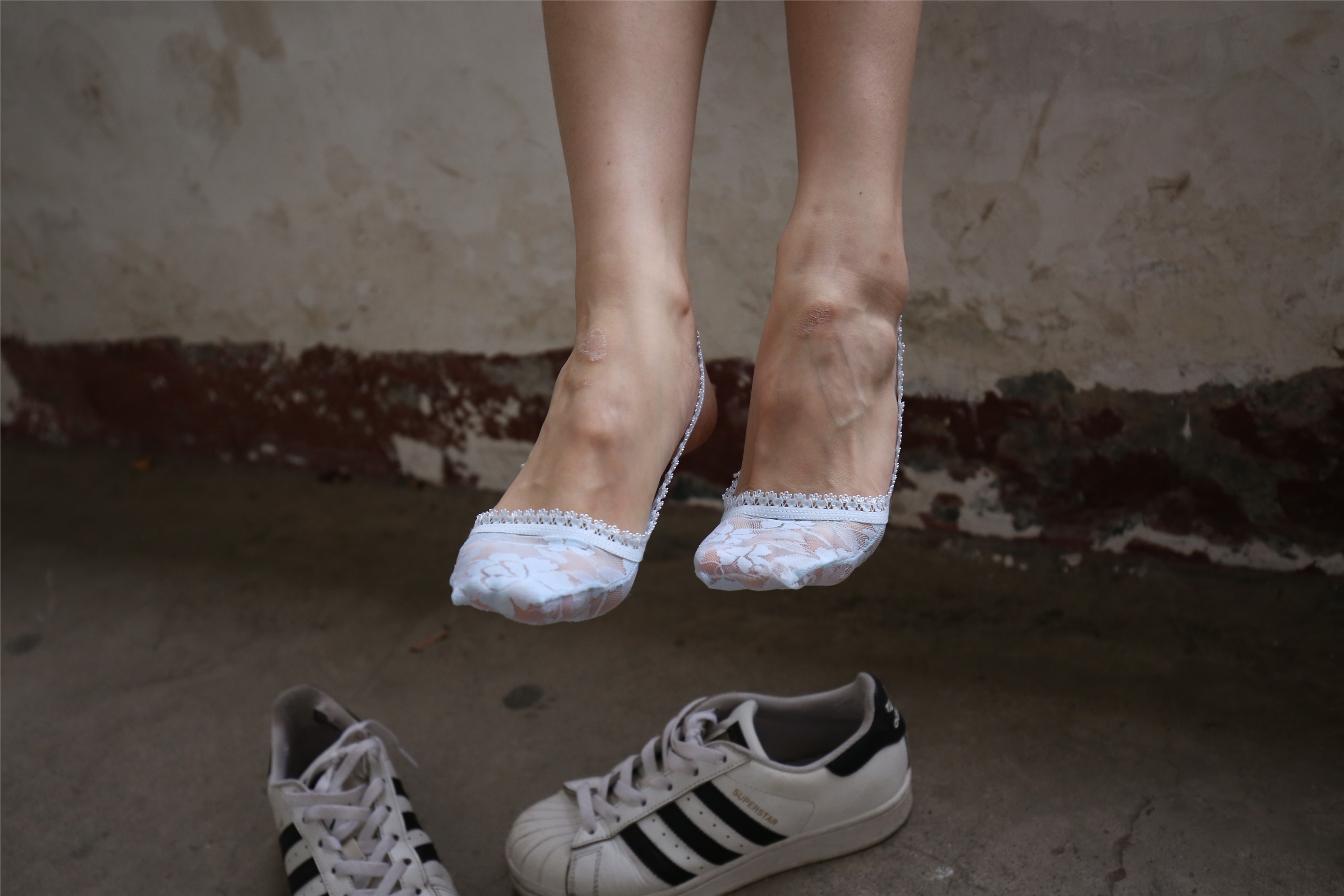 大西瓜美女图片 Z2-3 衫裸足561p2