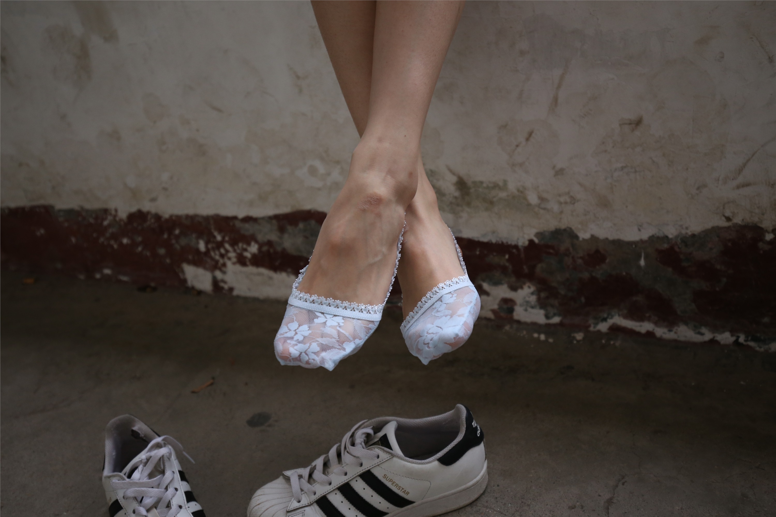 大西瓜美女图片 Z2-3 衫裸足561p2