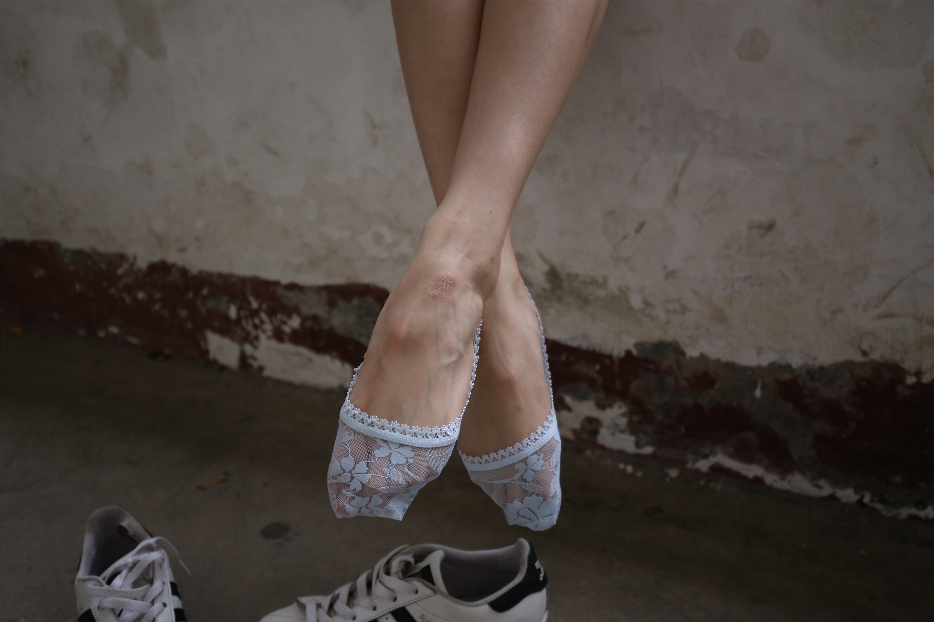 大西瓜美女图片 Z2-3 衫裸足561p2