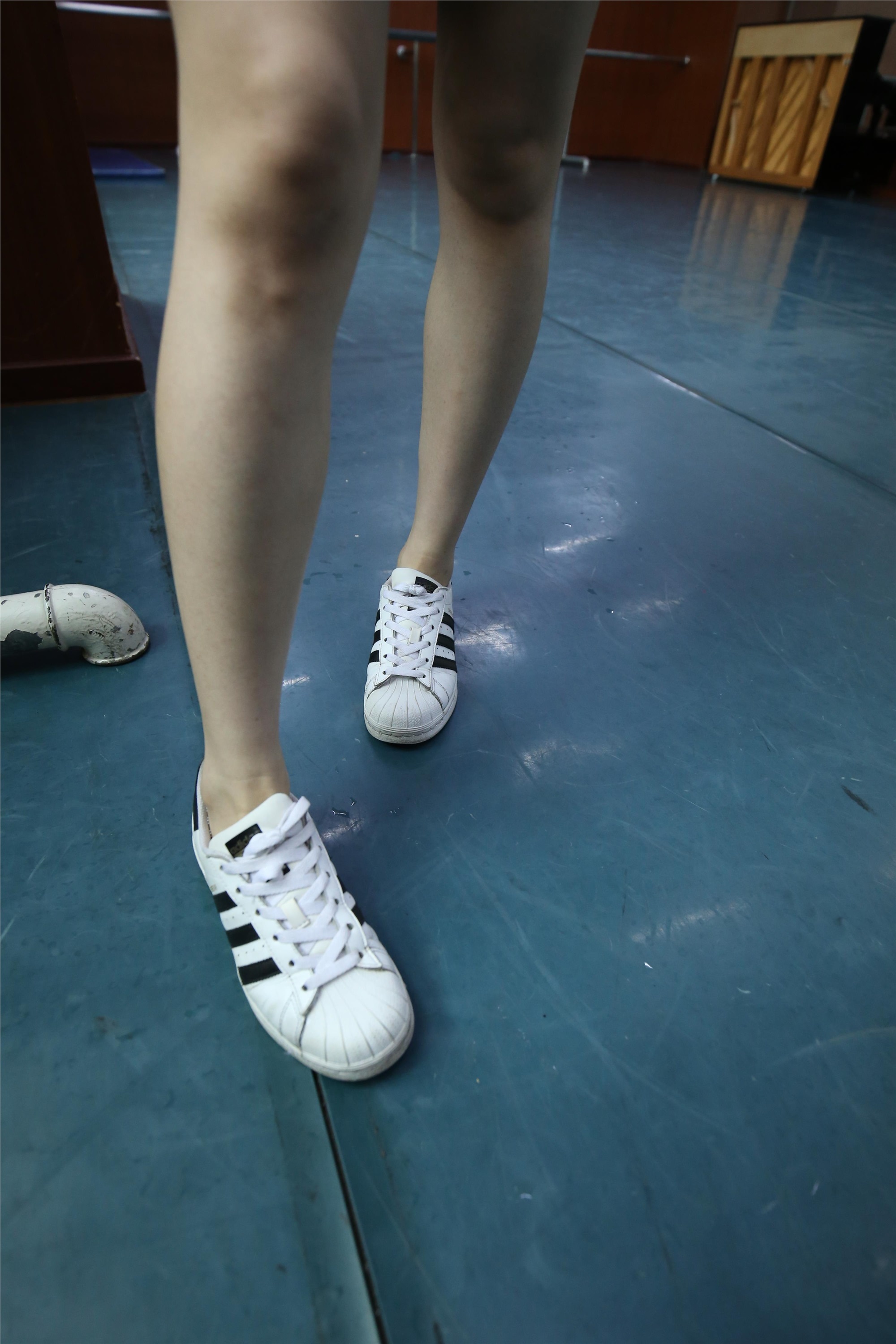 大西瓜美女图片 Z2-3 衫裸足561p3