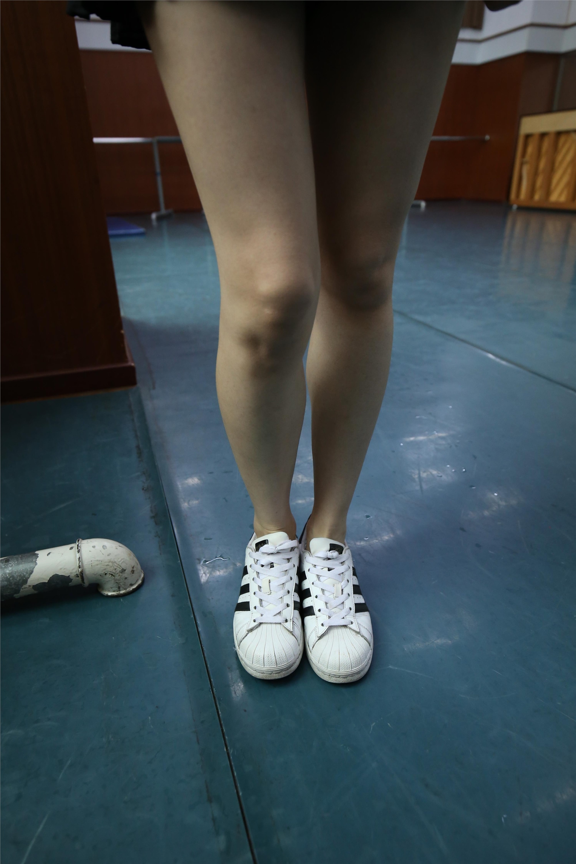 大西瓜美女图片 Z2-3 衫裸足561p3