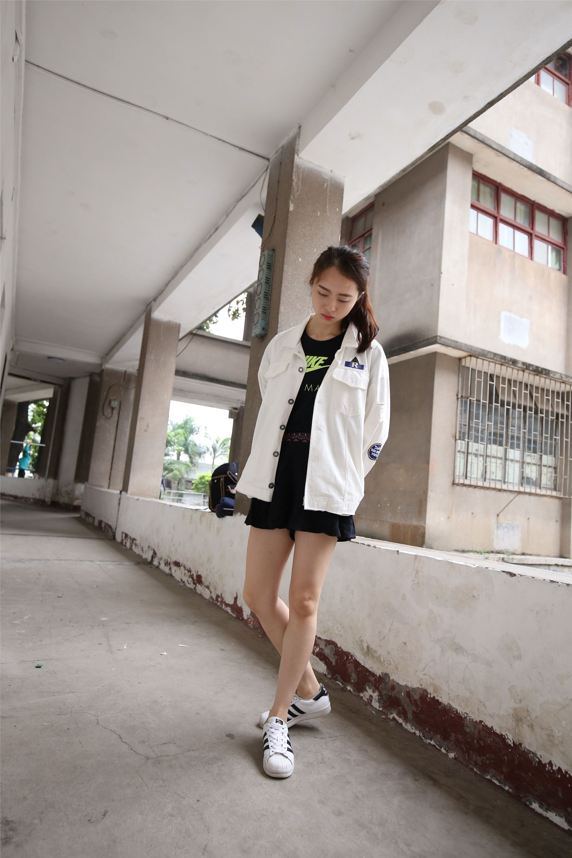 大西瓜美女图片 Z2-3 衫裸足561p3