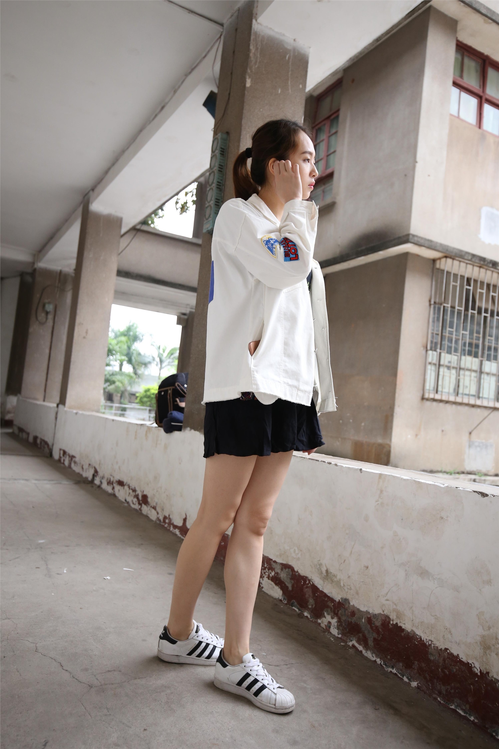 大西瓜美女图片 Z2-3 衫裸足561p3