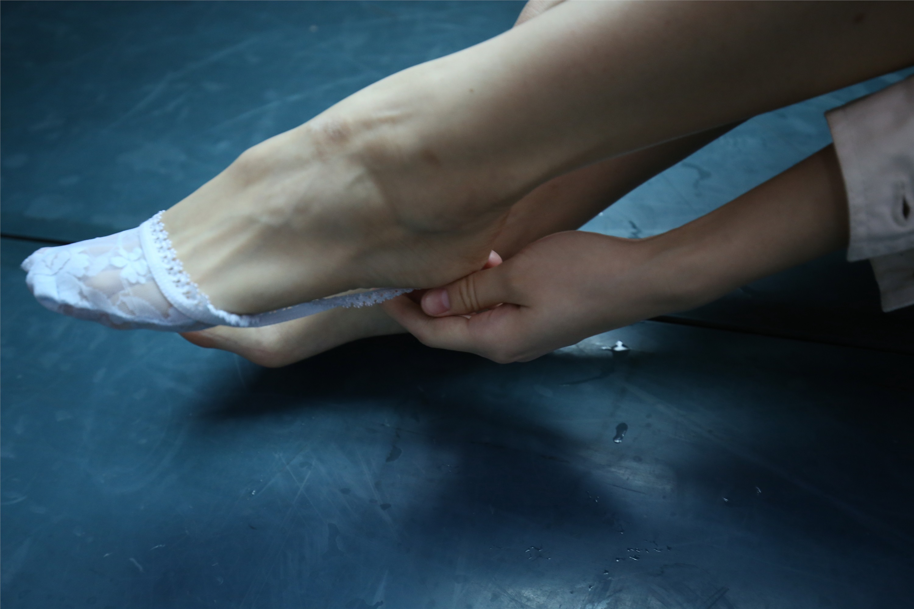 大西瓜美女图片 Z2-3 衫裸足561p3