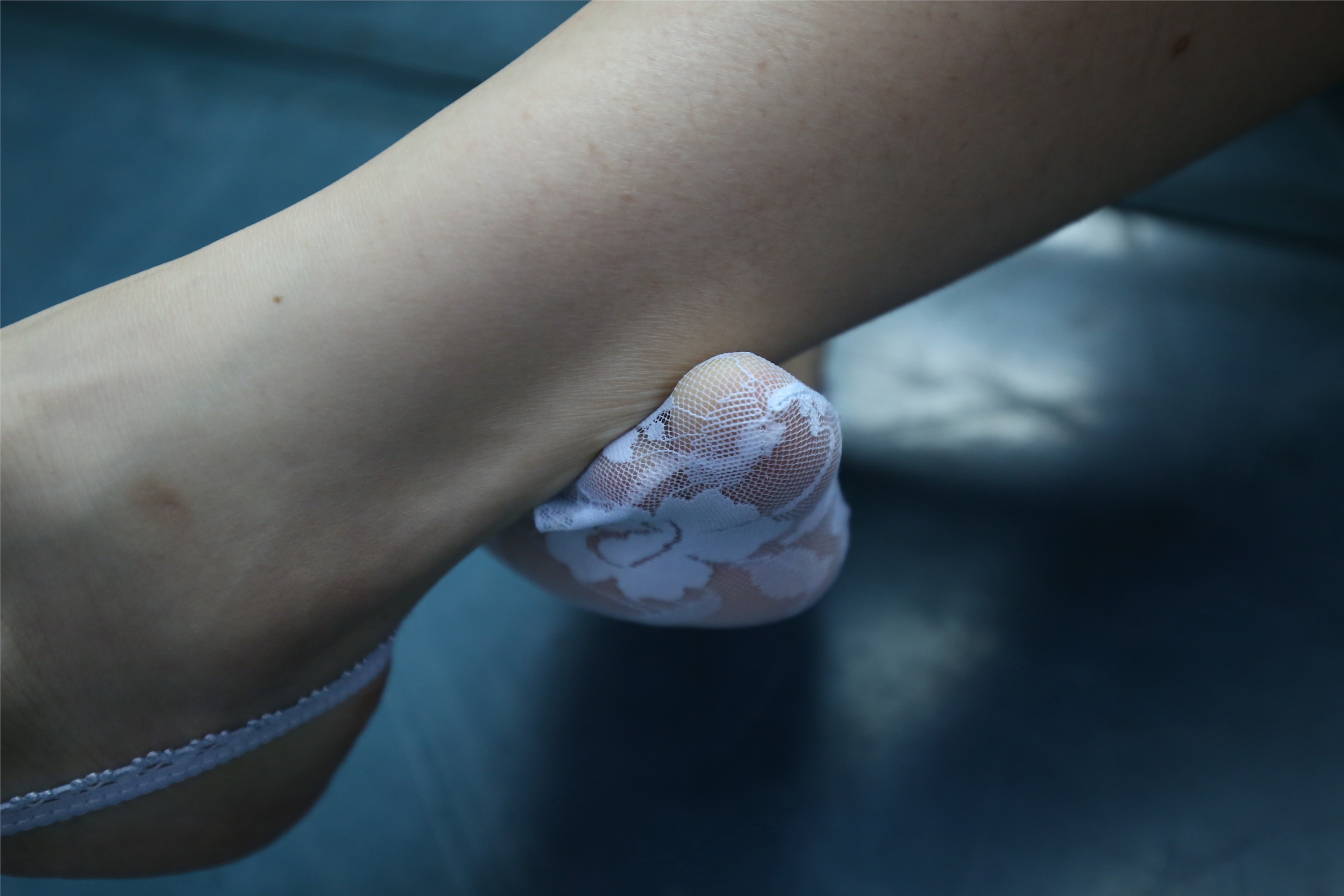 大西瓜美女图片 Z2-3 衫裸足561p3