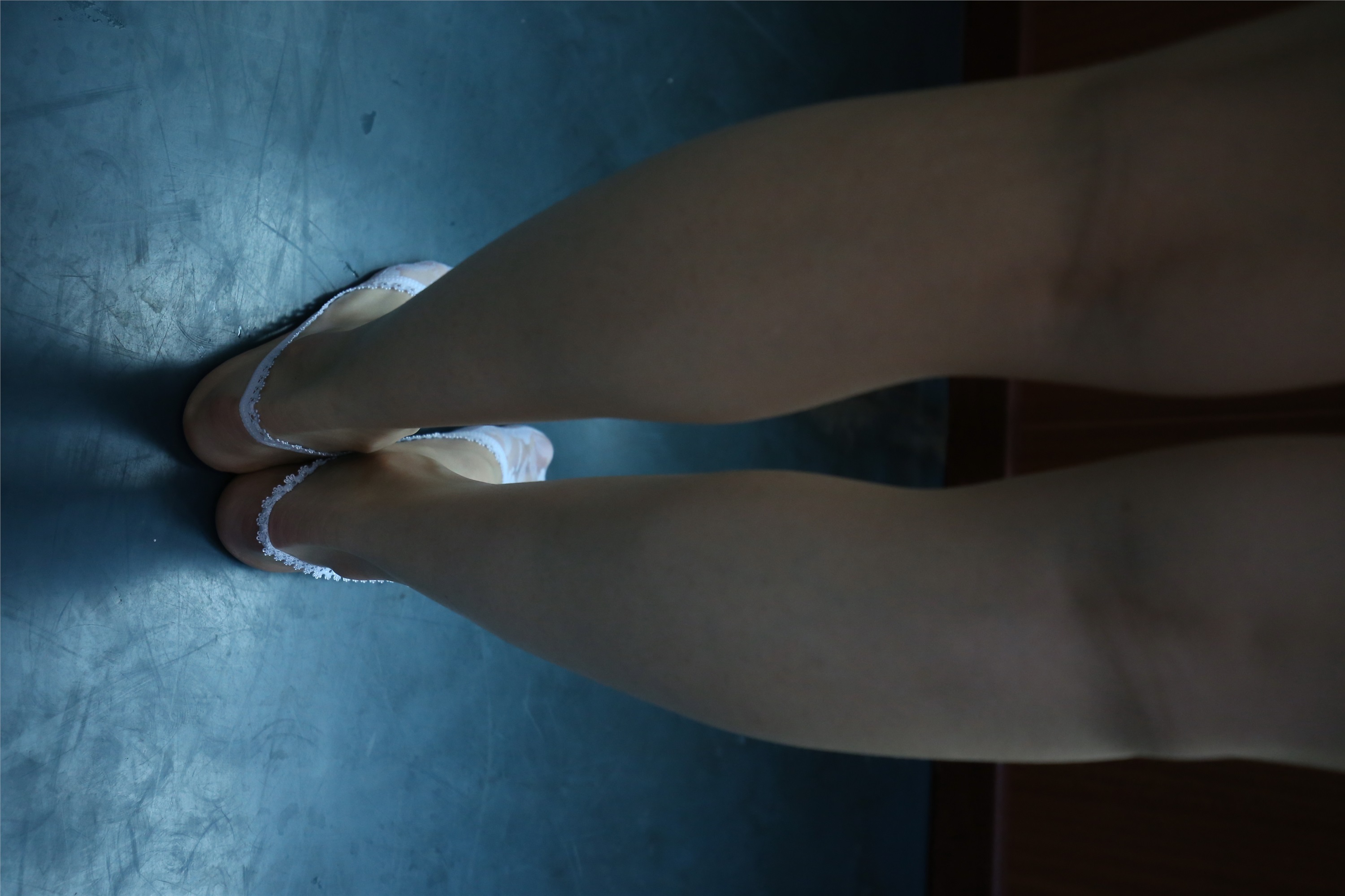 大西瓜美女图片 Z2-3 衫裸足561p3