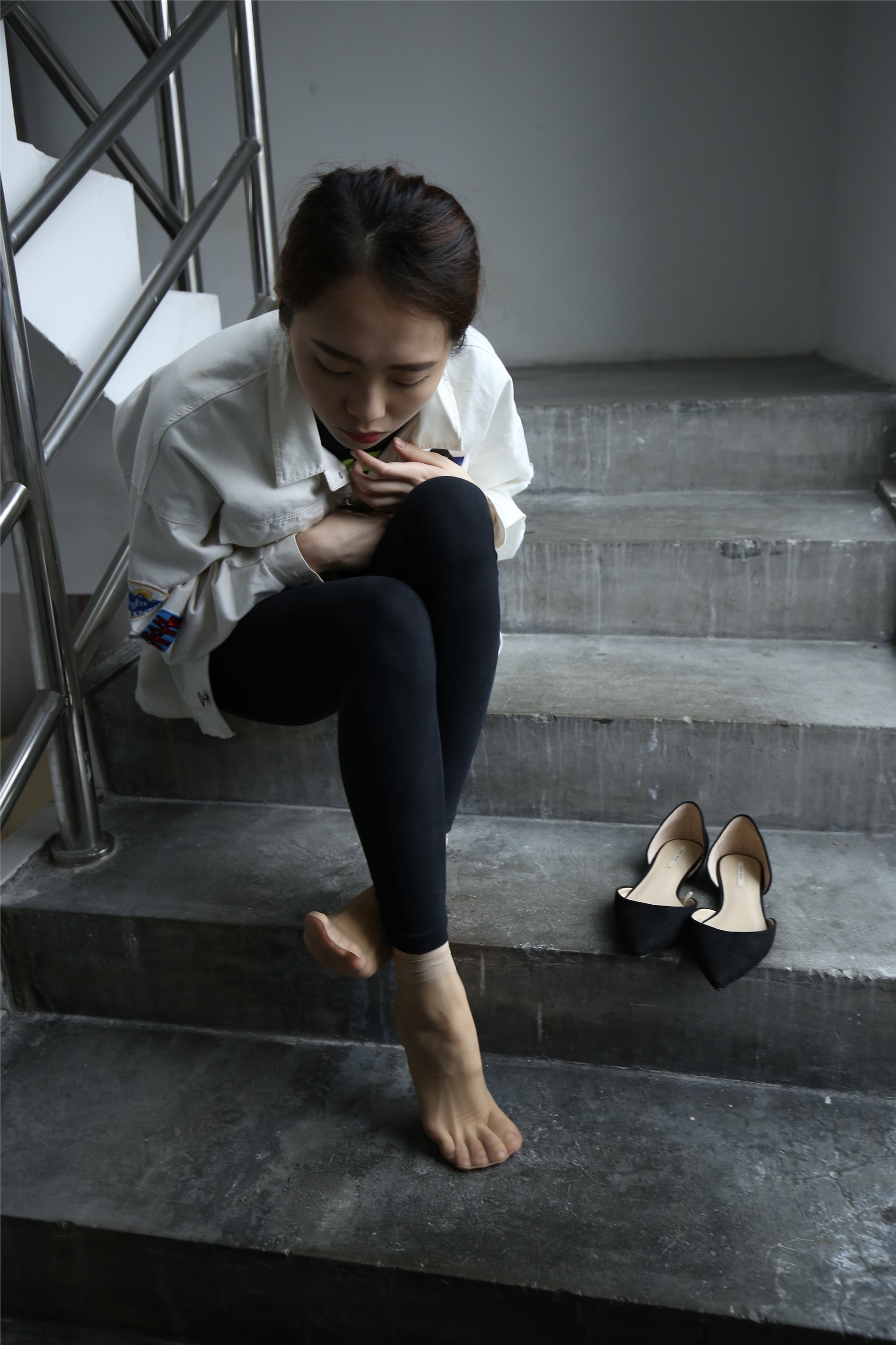 大西瓜美女图片 Z2-4 衬黑长裤107p