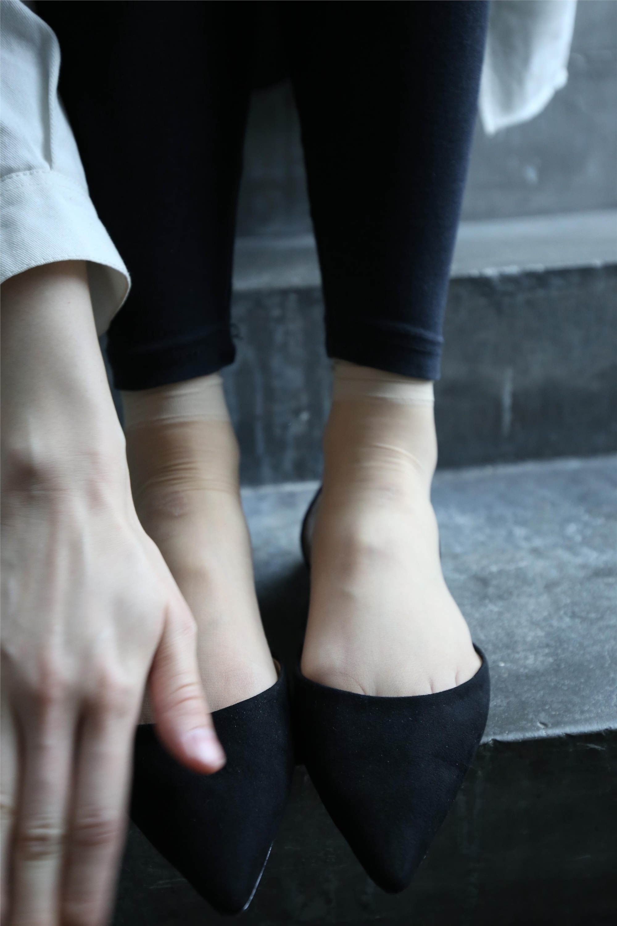 大西瓜美女图片 Z2-4 衬黑长裤107p