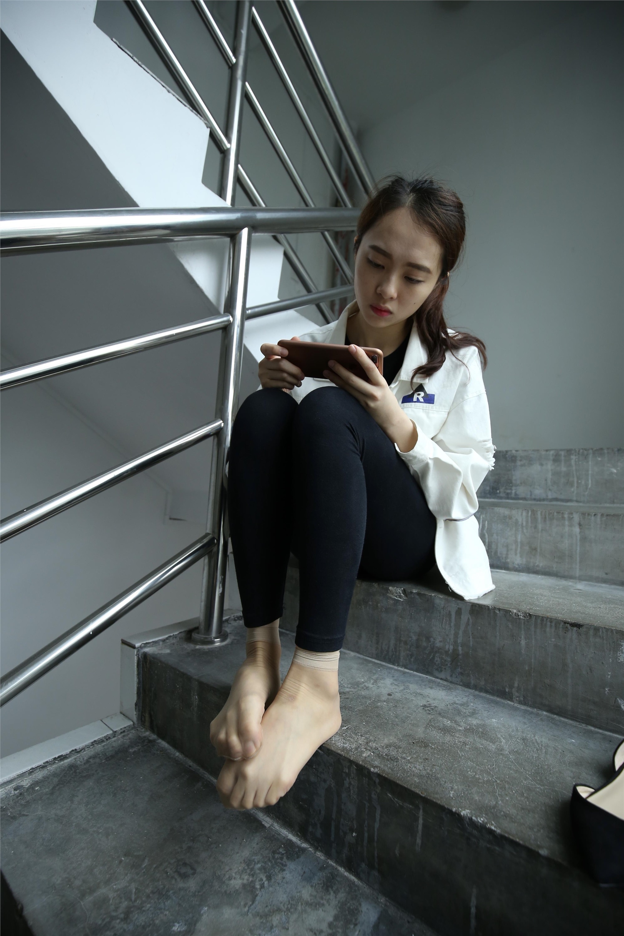 大西瓜美女图片 Z2-4 衬黑长裤107p