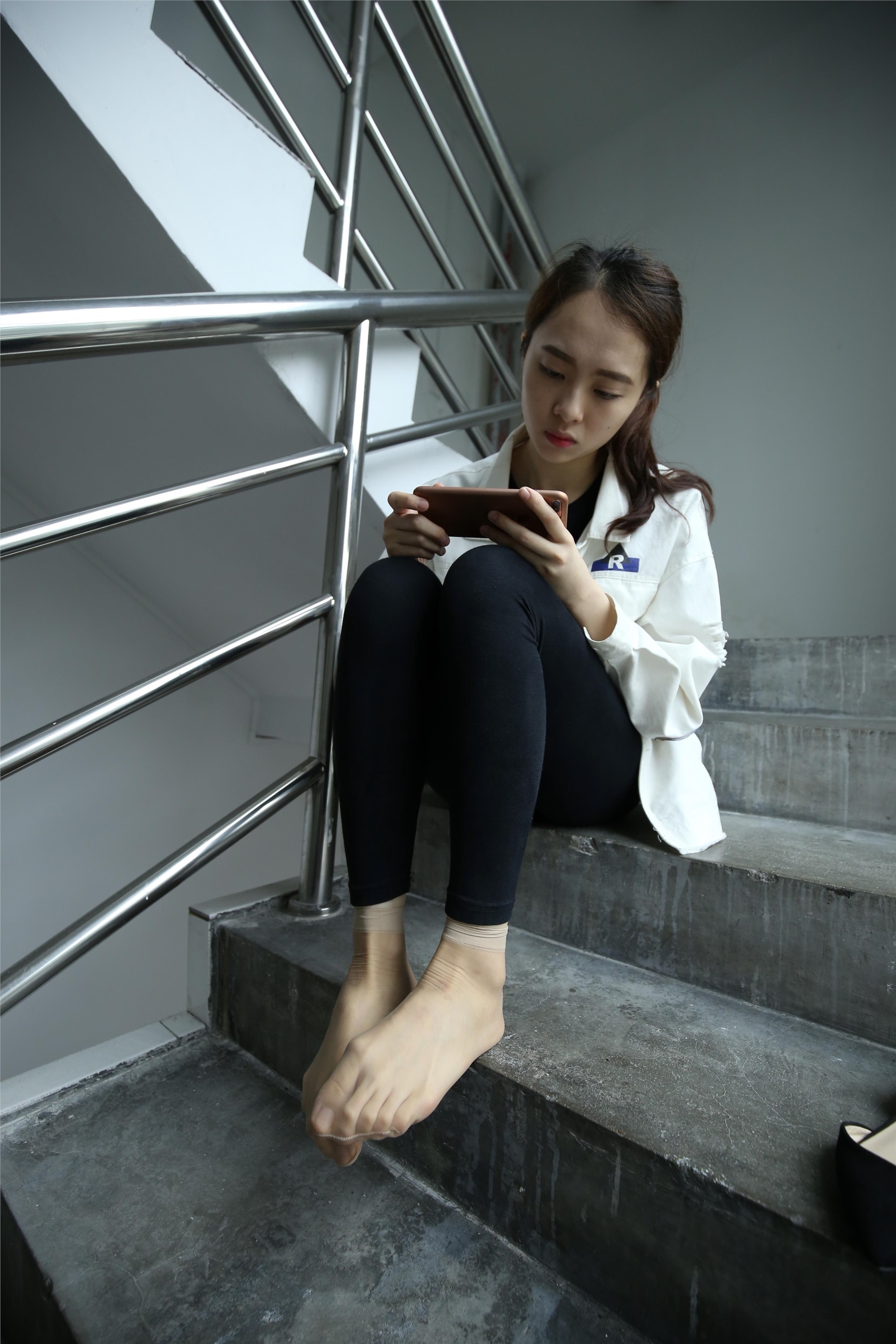 大西瓜美女图片 Z2-4 衬黑长裤107p