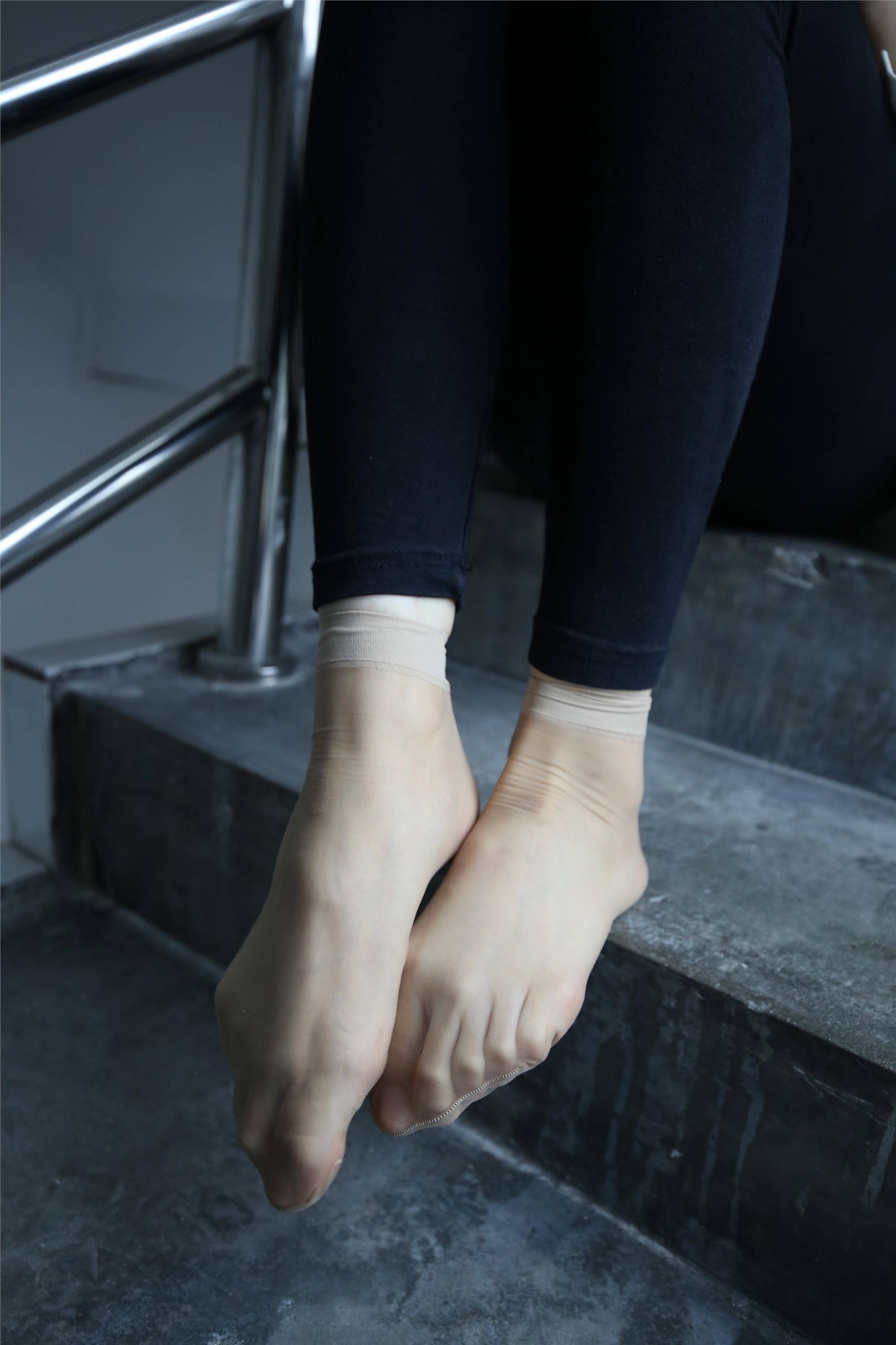 大西瓜美女图片 Z2-4 衬黑长裤107p