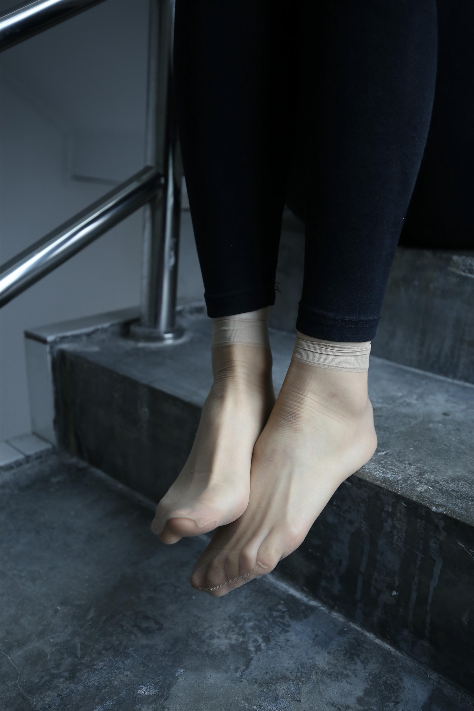 大西瓜美女图片 Z2-4 衬黑长裤107p