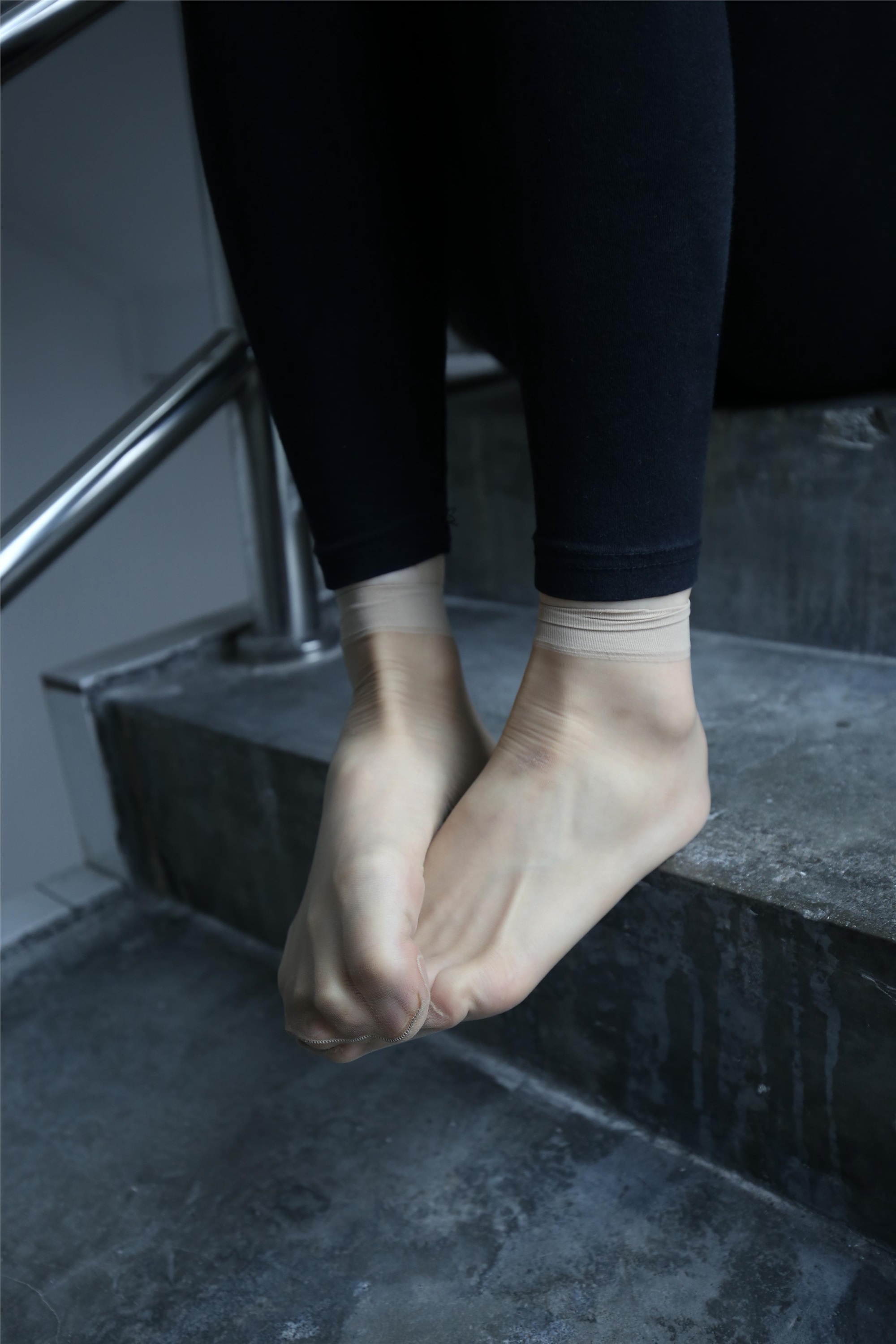 大西瓜美女图片 Z2-4 衬黑长裤107p