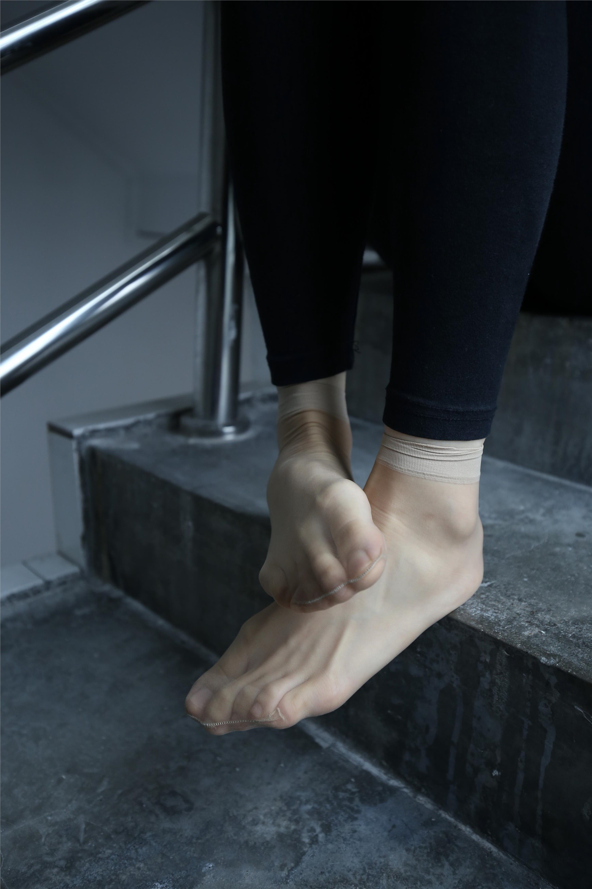 大西瓜美女图片 Z2-4 衬黑长裤107p