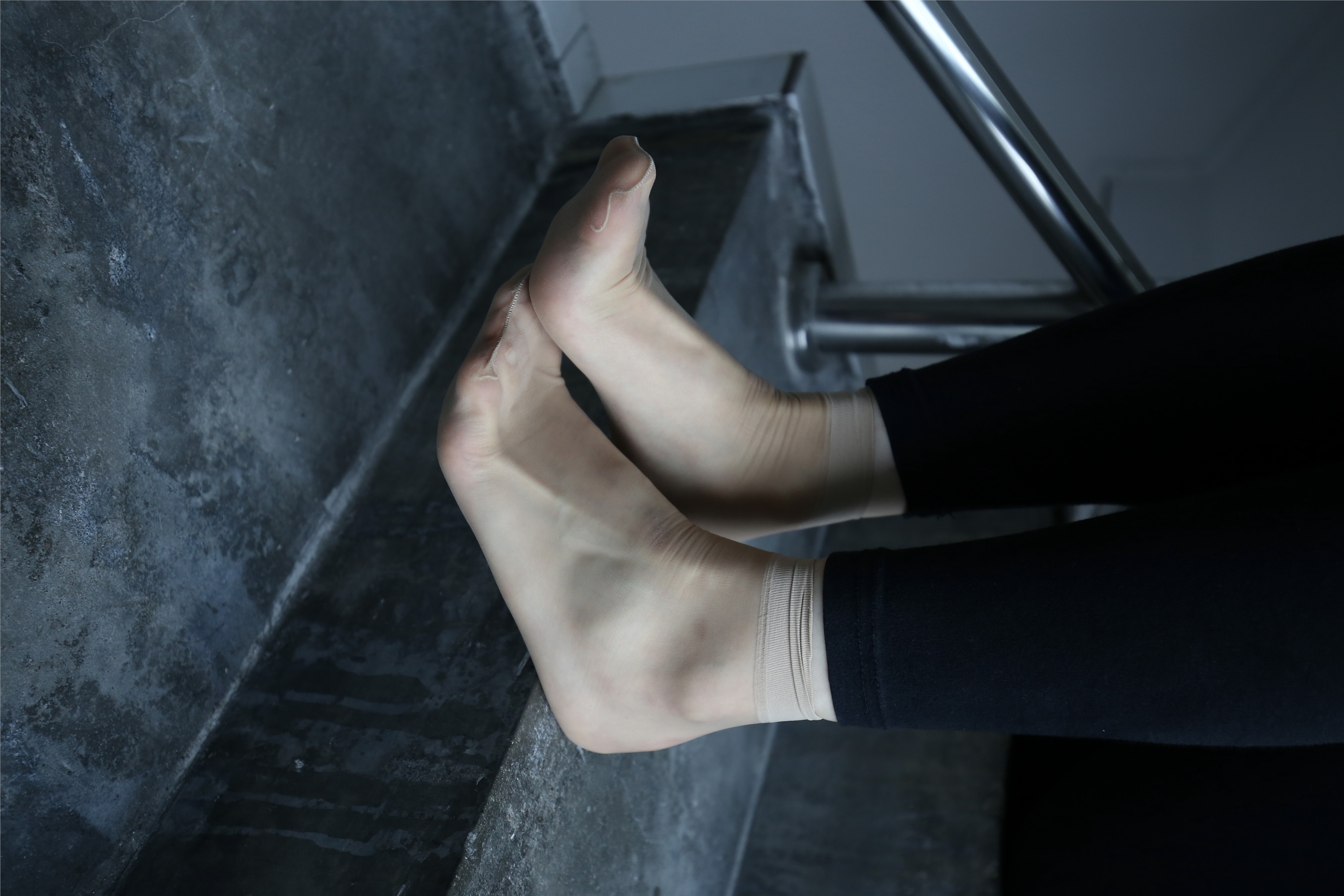 大西瓜美女图片 Z2-4 衬黑长裤107p