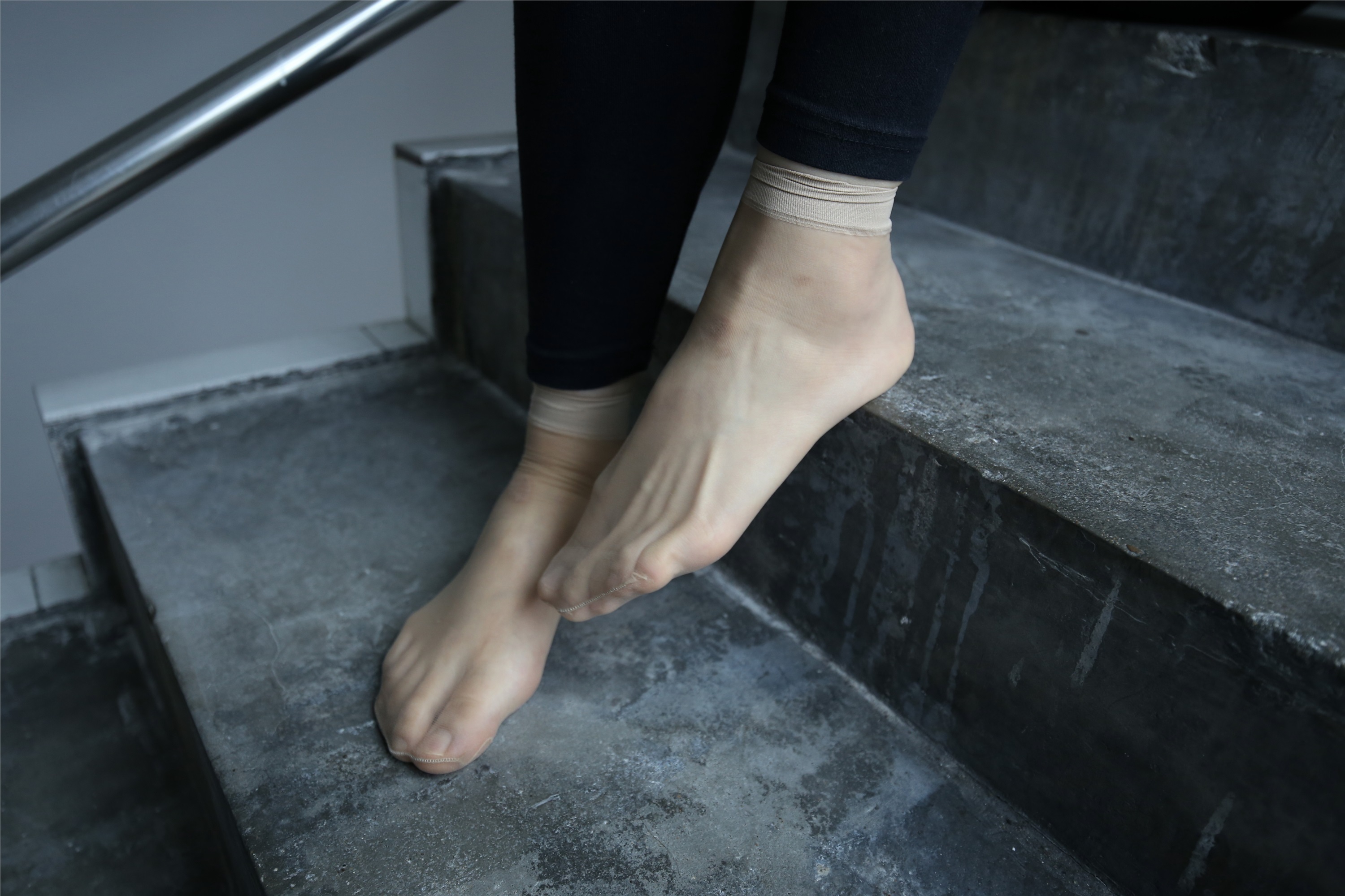 大西瓜美女图片 Z2-4 衬黑长裤107p