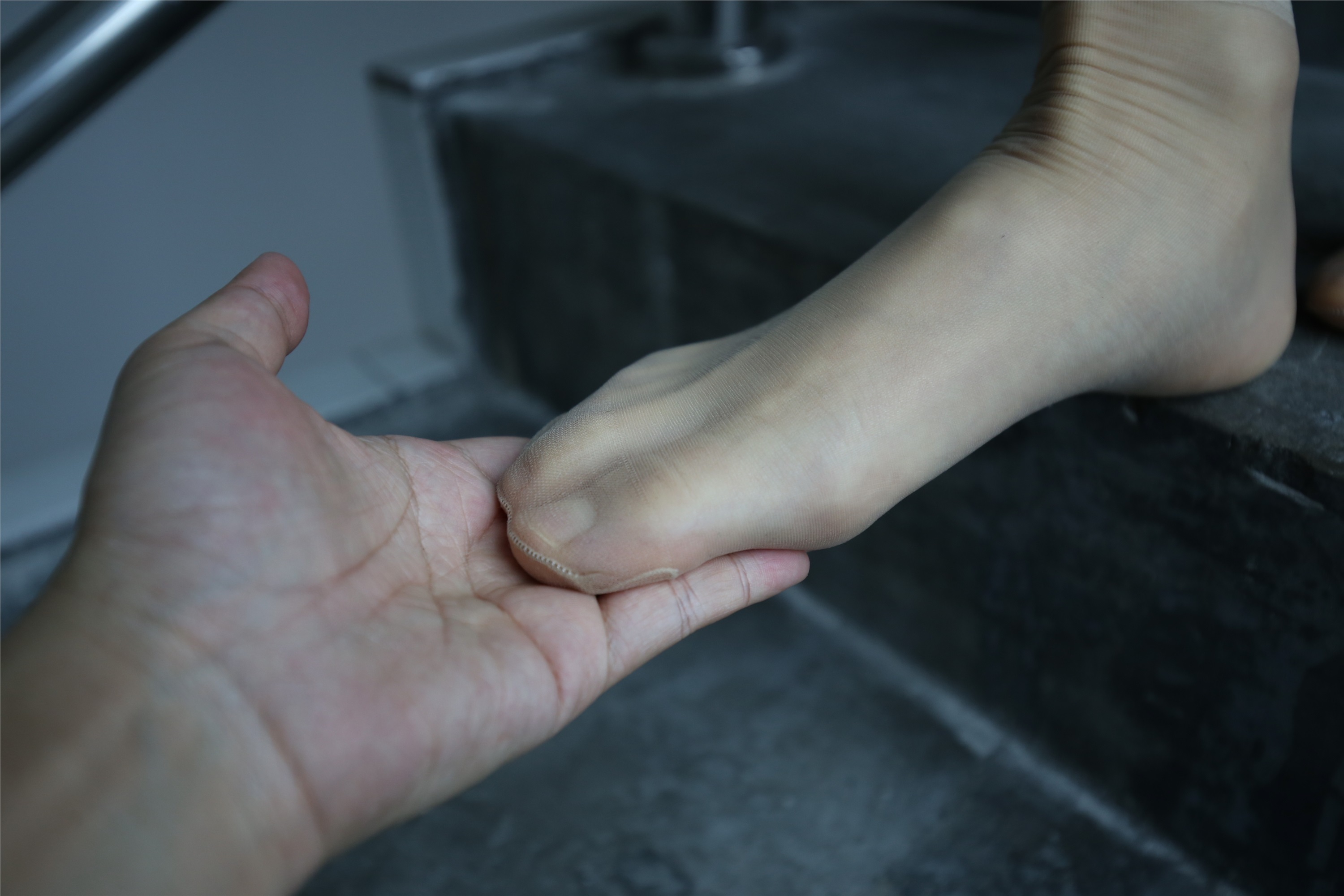 大西瓜美女图片 Z2-4 衬黑长裤107p