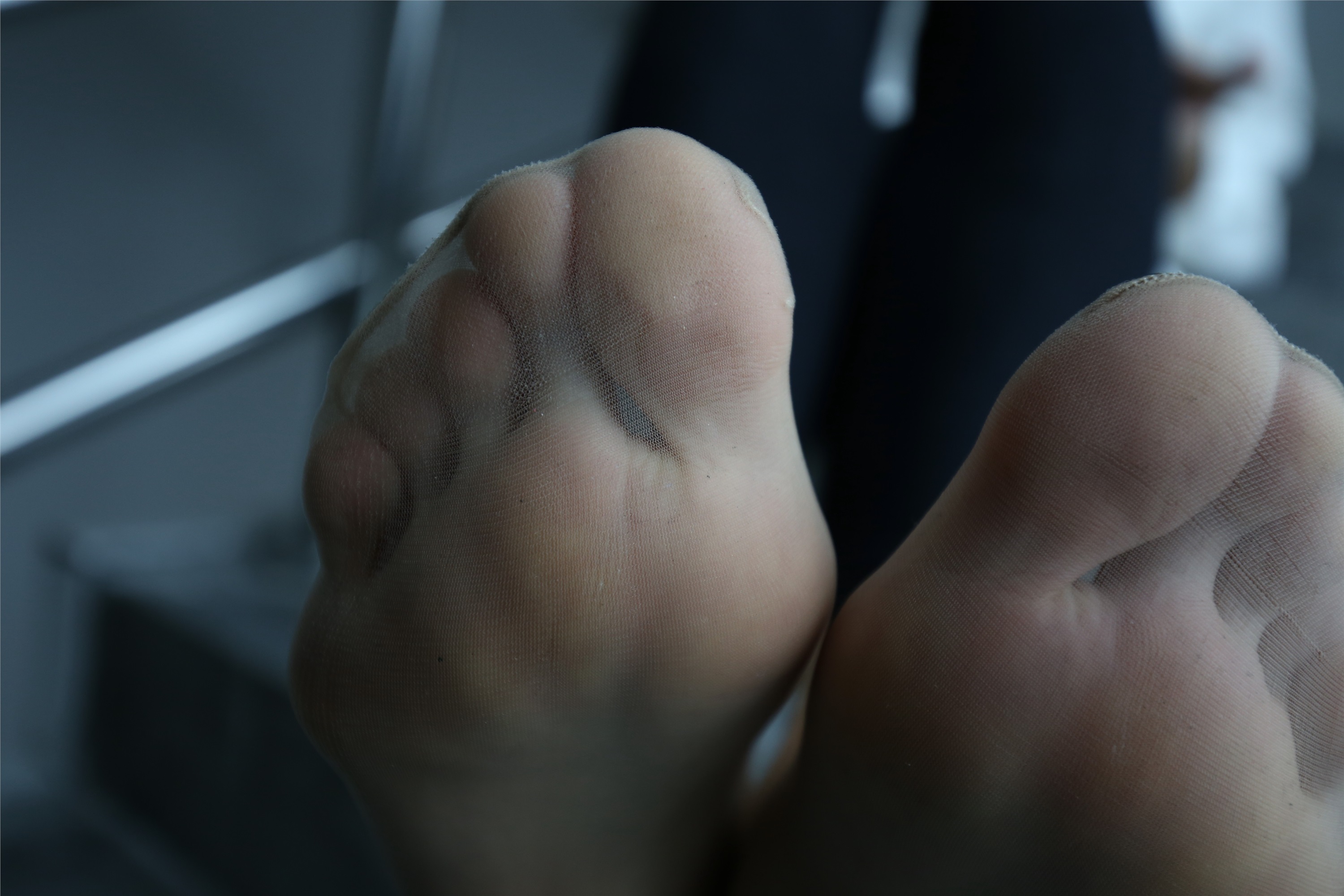 大西瓜美女图片 Z2-4 衬黑长裤107p