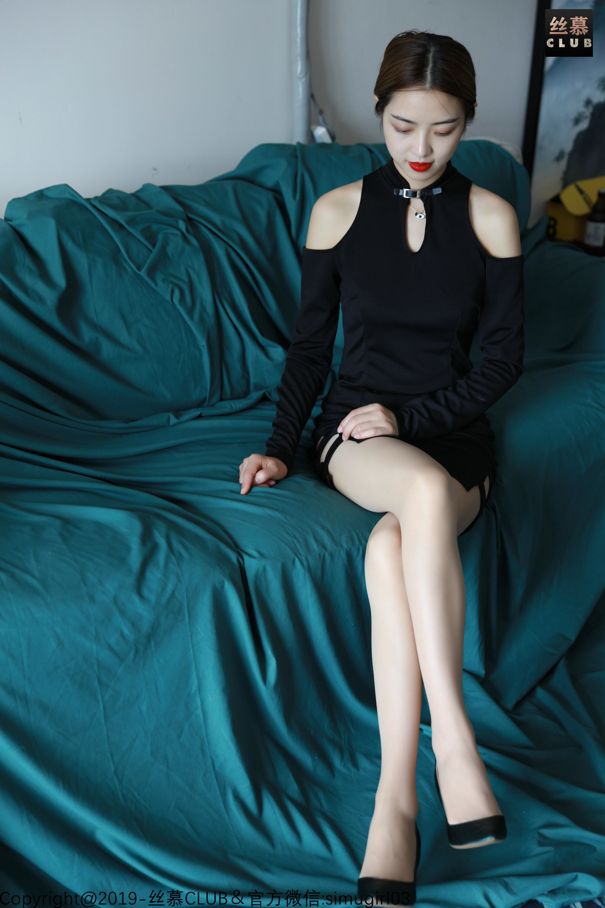 丝慕写真 丹丹的开衩旗袍肉丝