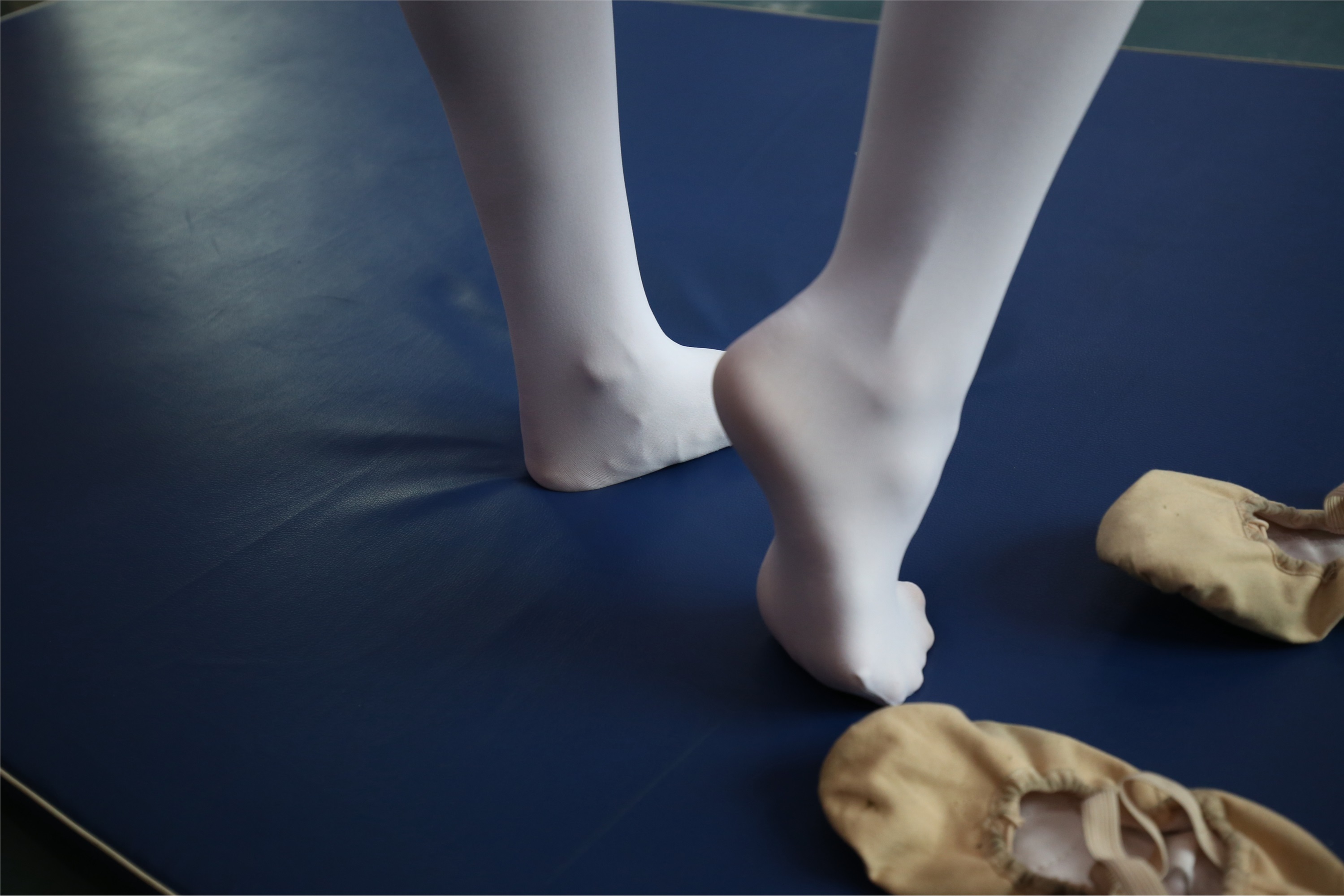 大西瓜美女图片 Z2-5 衬白丝900p1