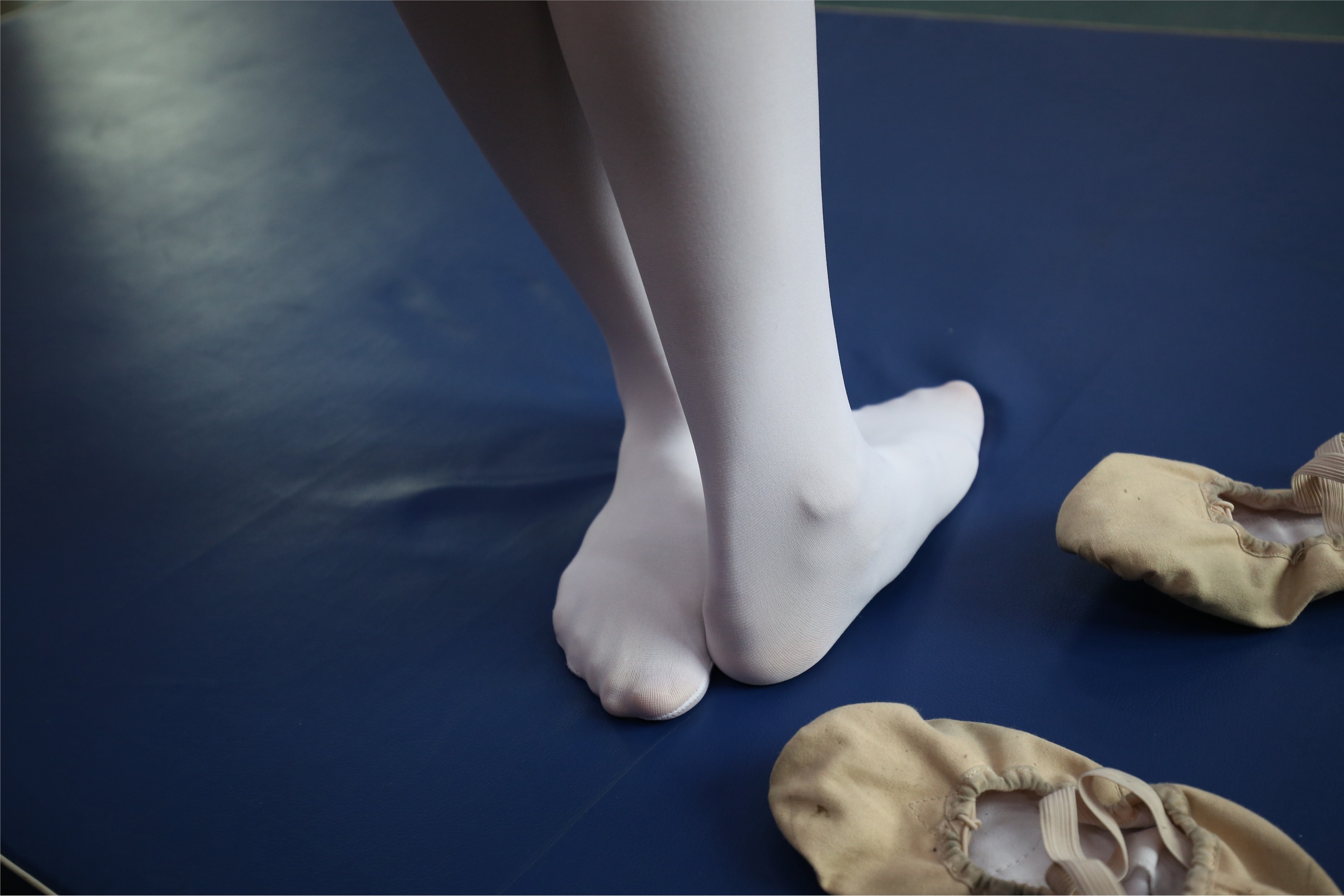 大西瓜美女图片 Z2-5 衬白丝900p1