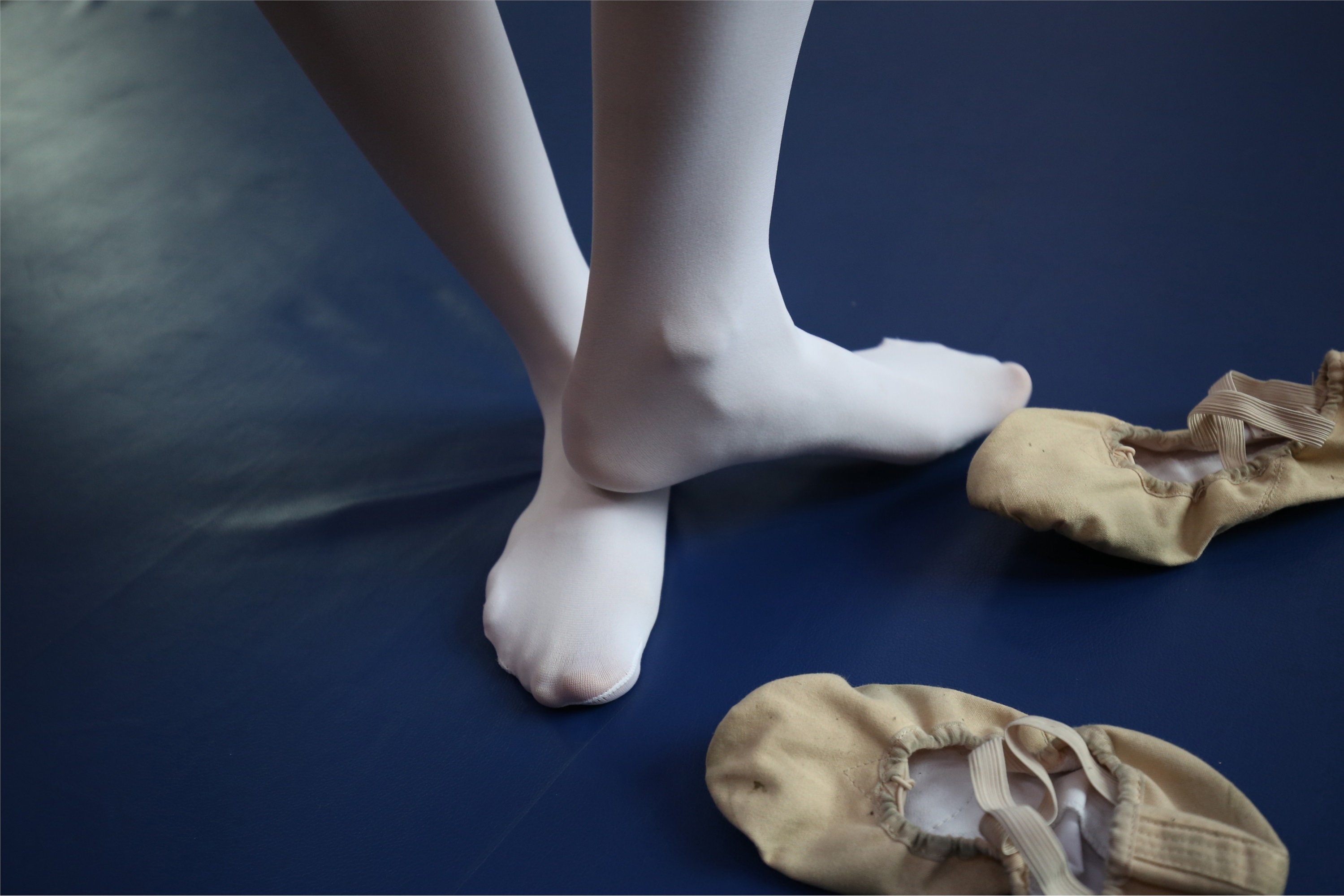 大西瓜美女图片 Z2-5 衬白丝900p1