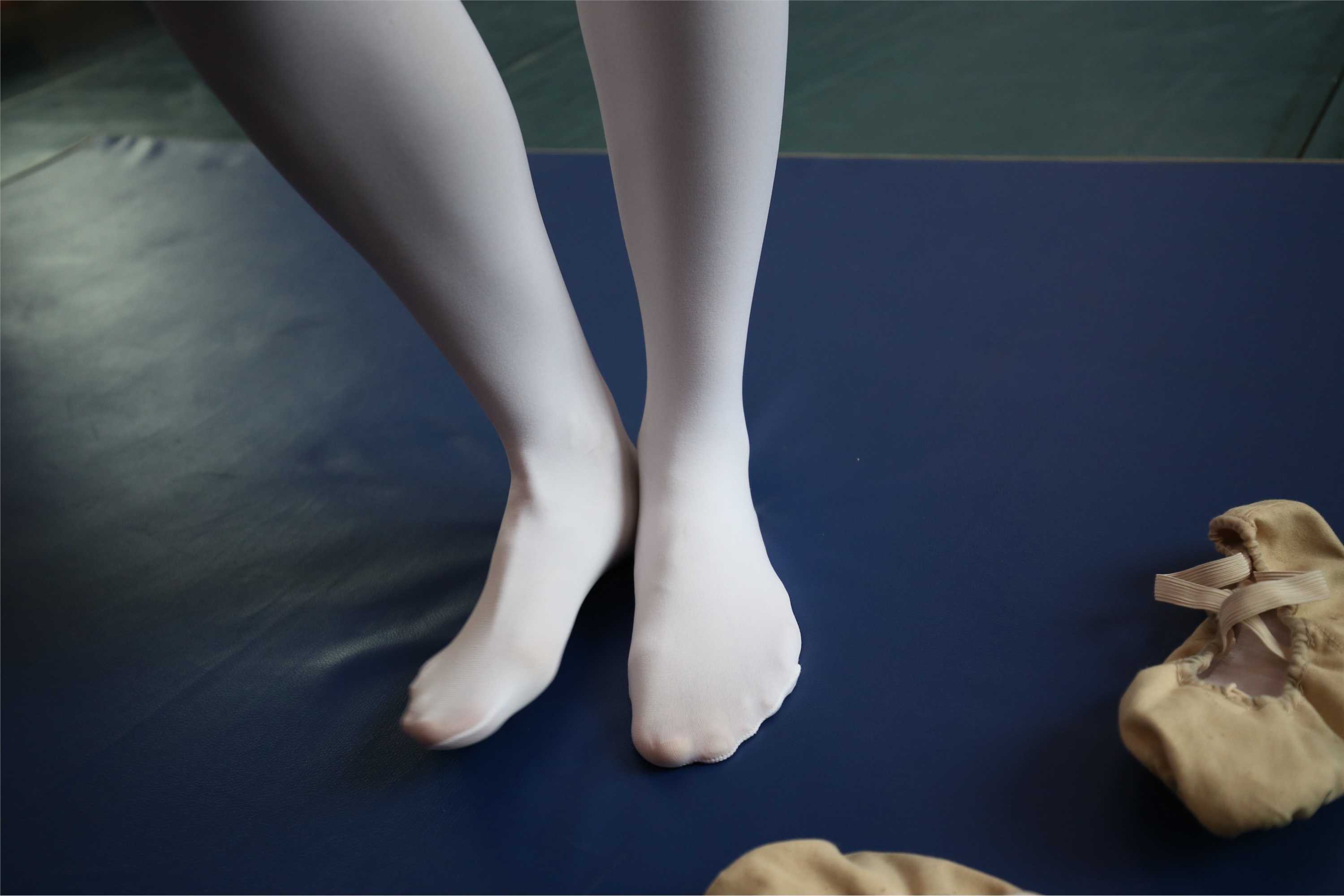 大西瓜美女图片 Z2-5 衬白丝900p1