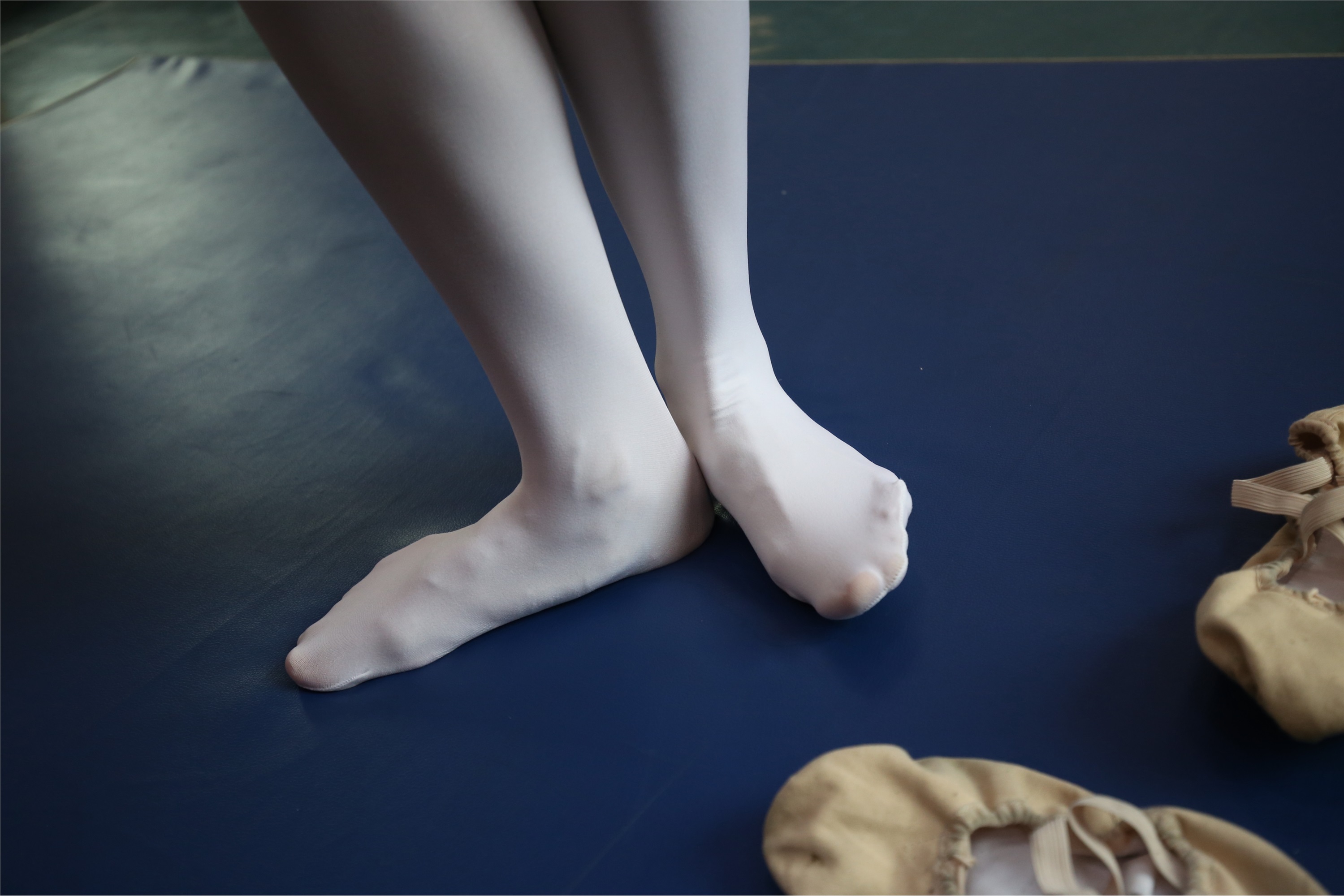 大西瓜美女图片 Z2-5 衬白丝900p1