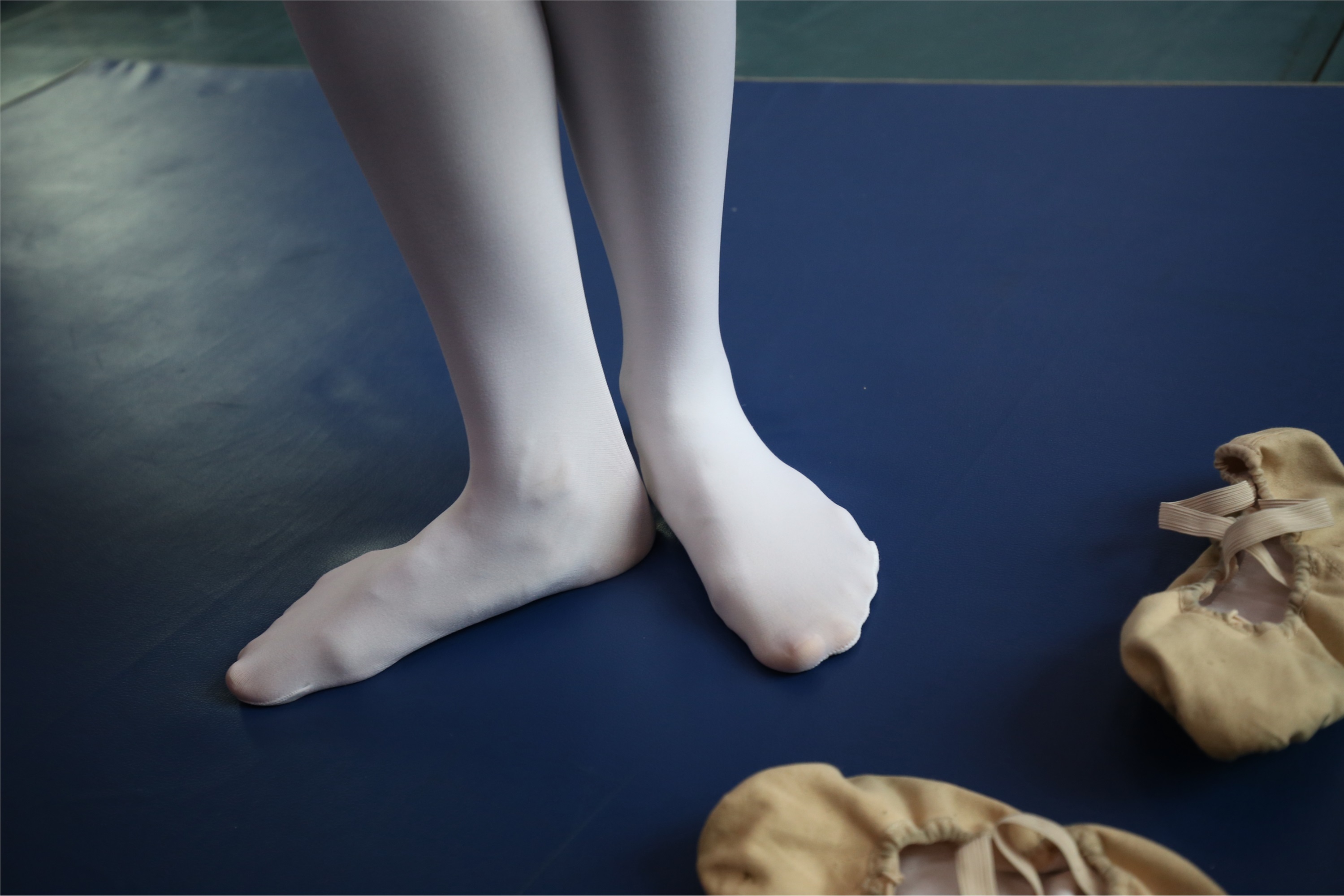 大西瓜美女图片 Z2-5 衬白丝900p1