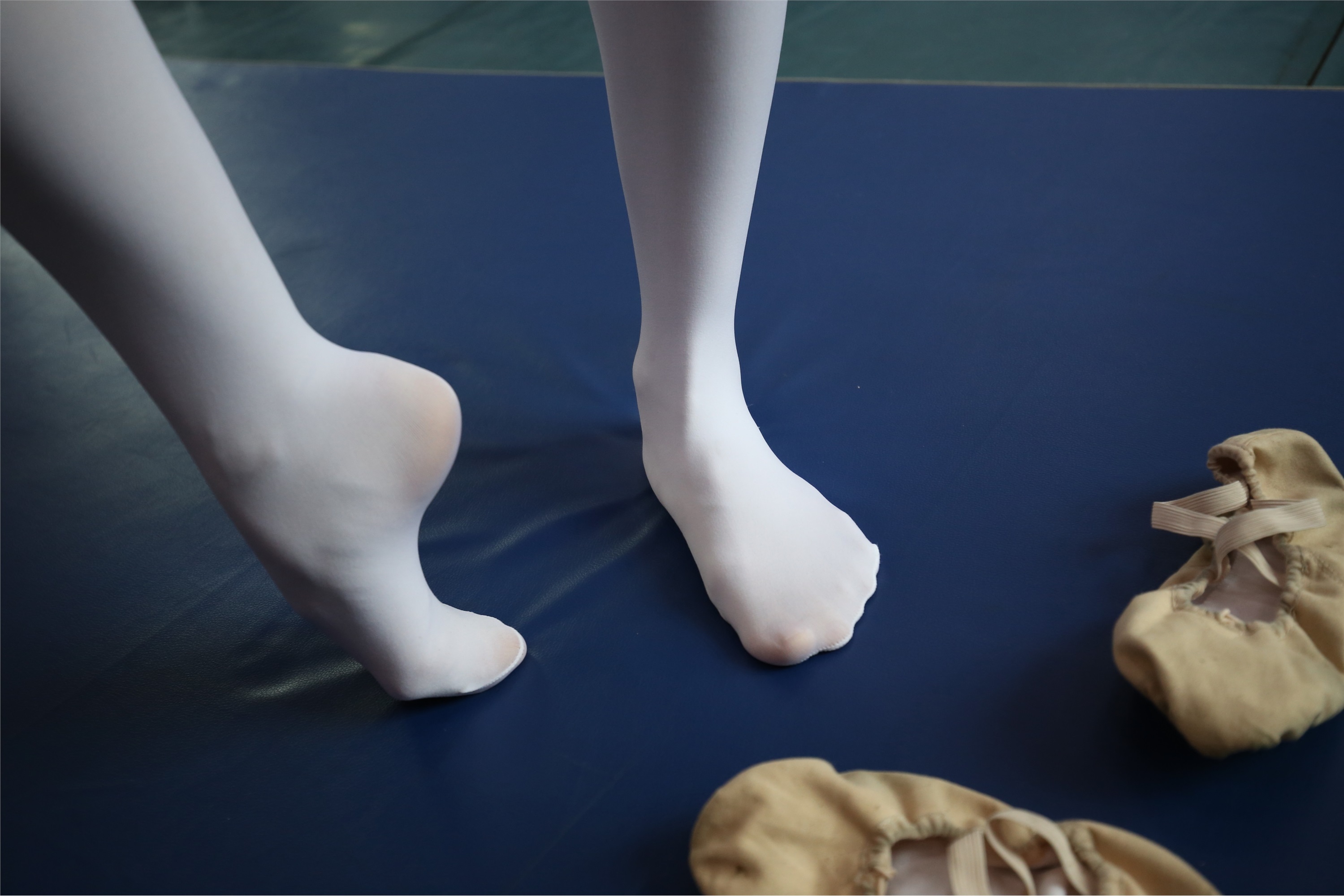 大西瓜美女图片 Z2-5 衬白丝900p1