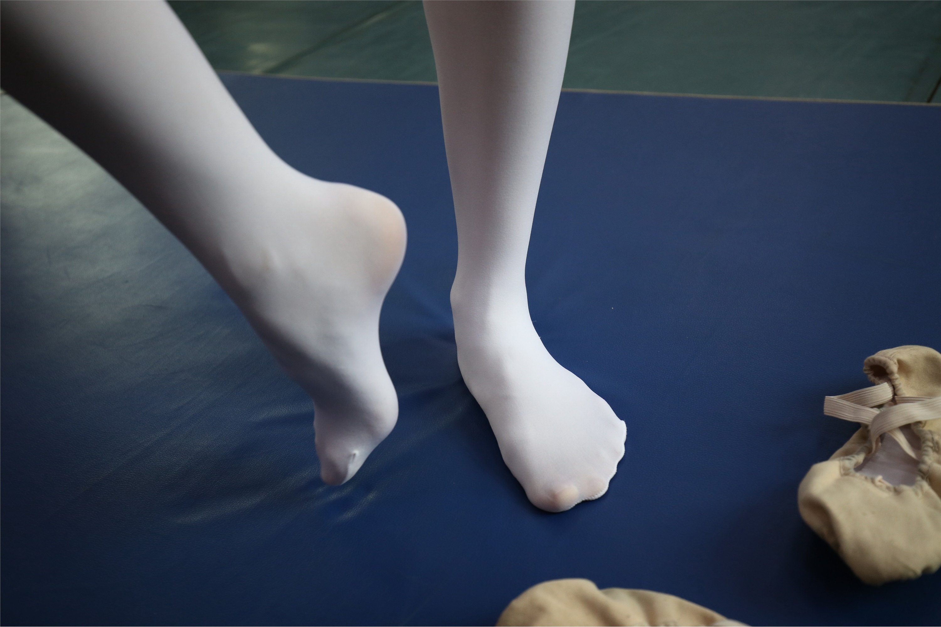 大西瓜美女图片 Z2-5 衬白丝900p1