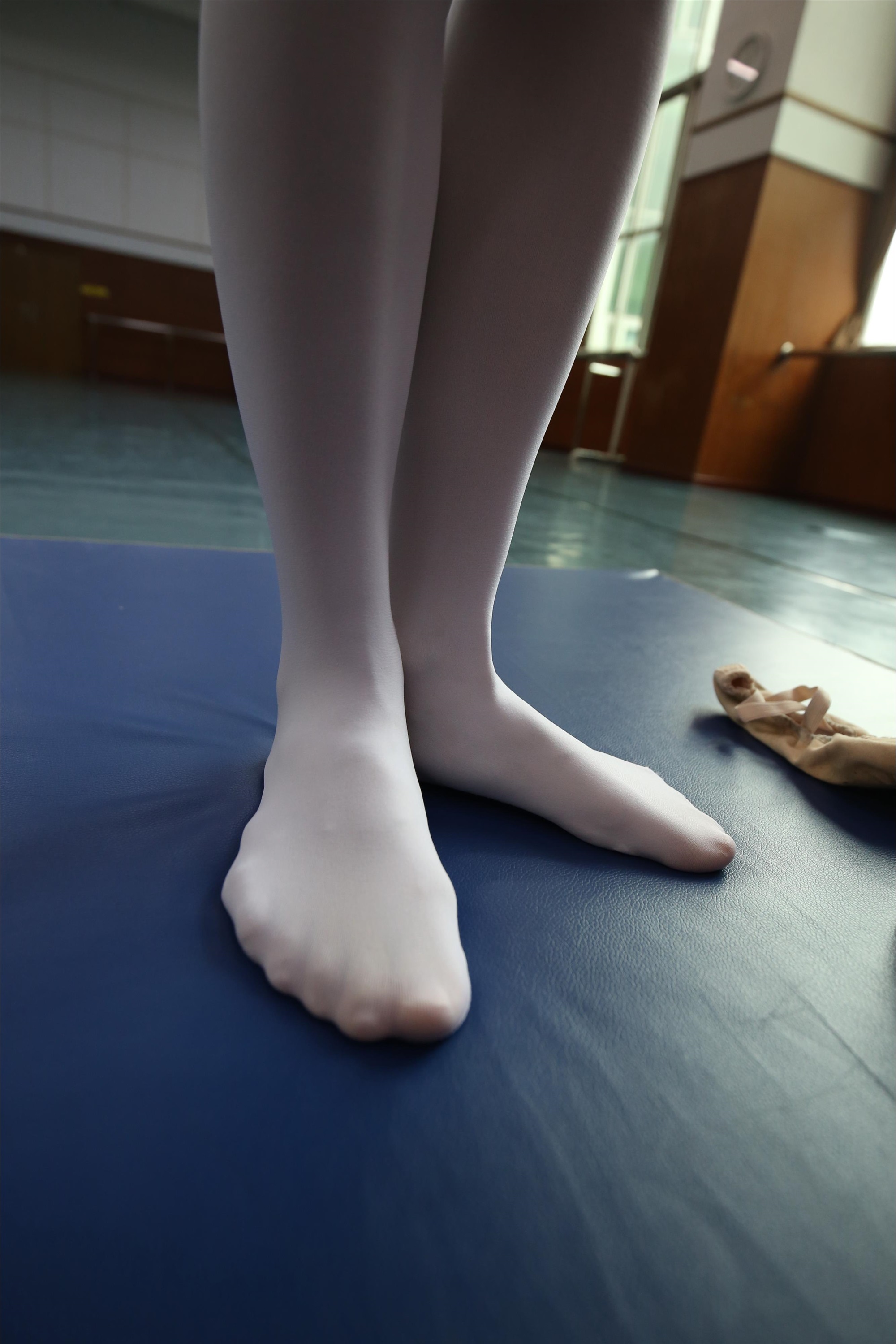 大西瓜美女图片 Z2-5 衬白丝900p2