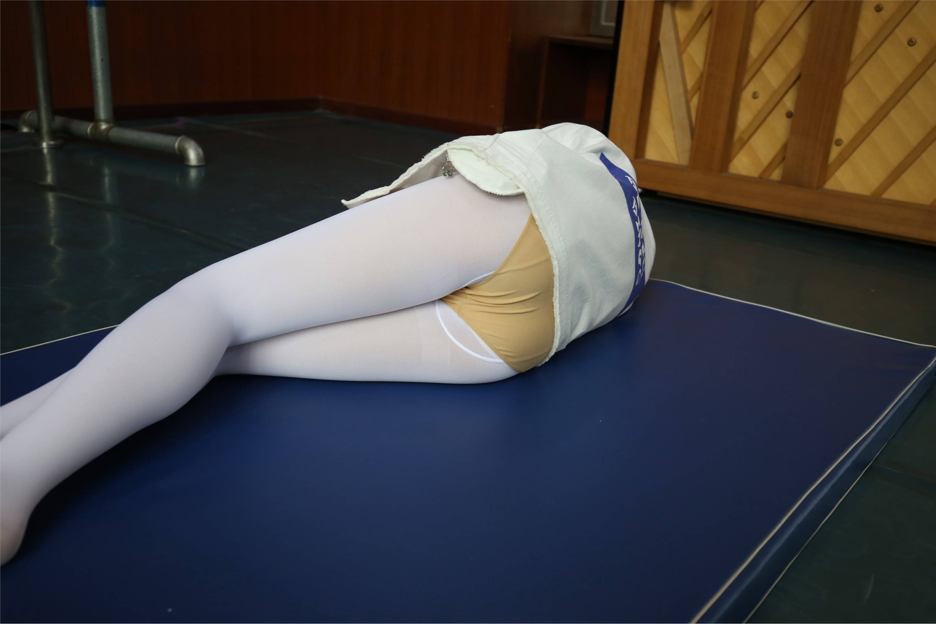 大西瓜美女图片 Z2-5 衬白丝900p2