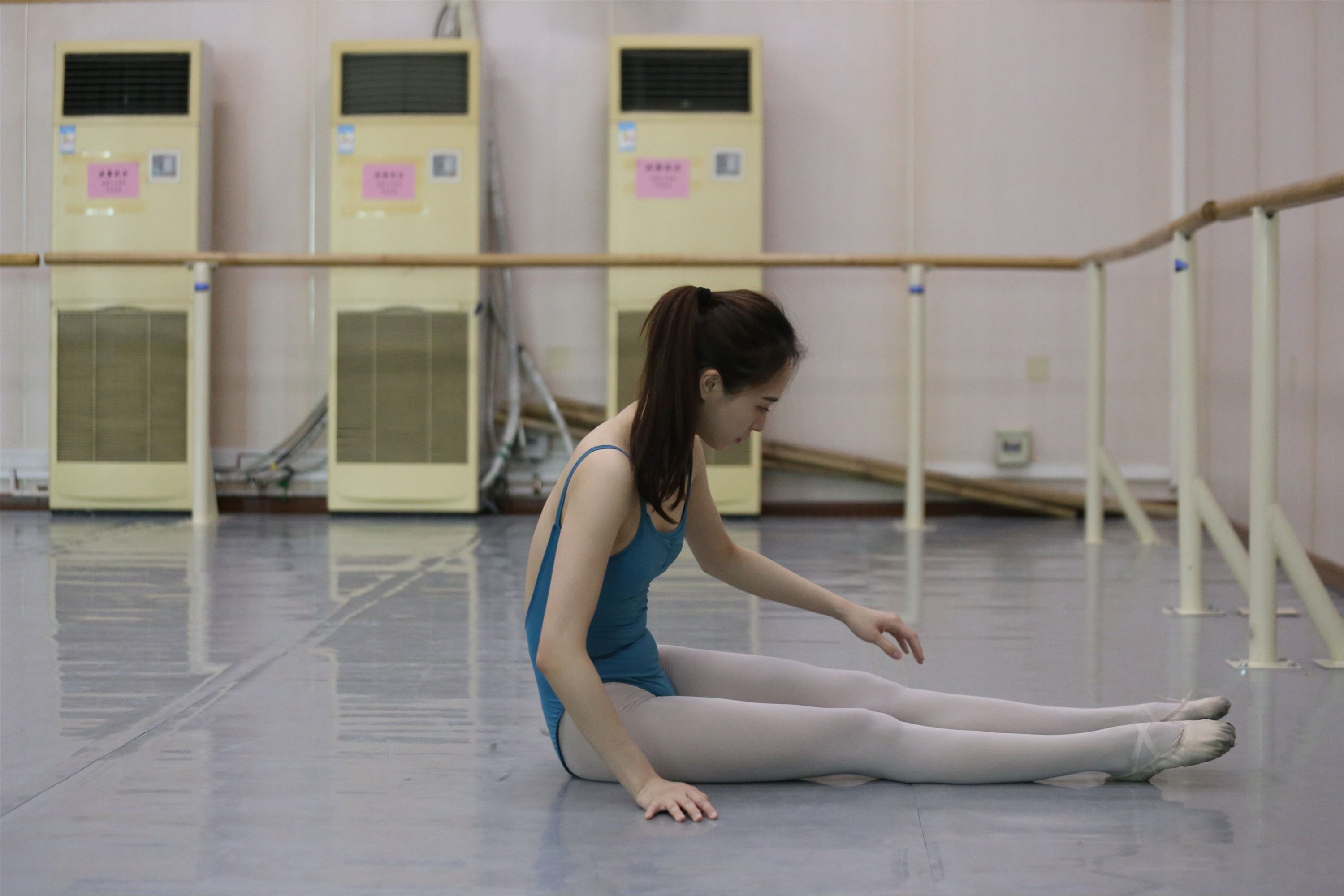 大西瓜美女图片 Z2-5 衬白丝900p2