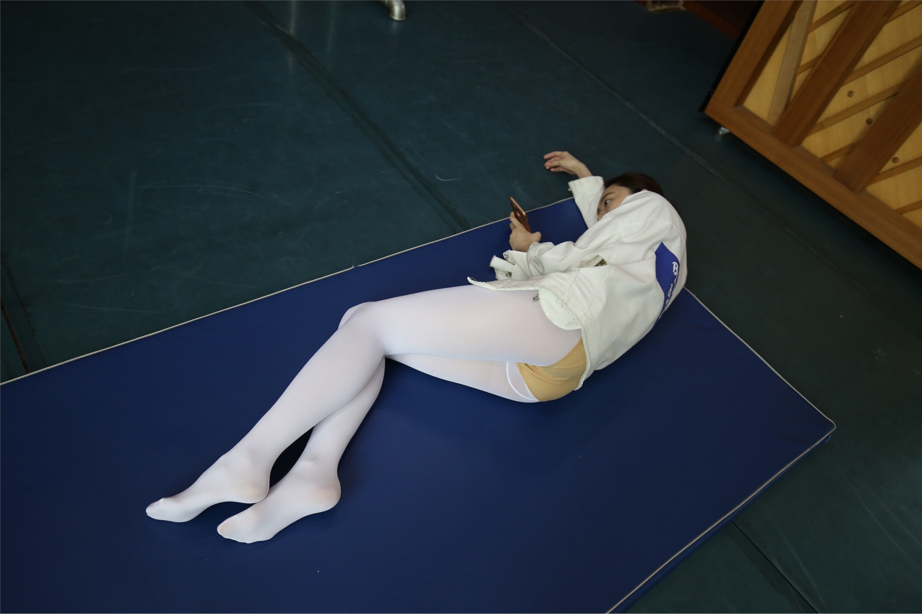 大西瓜美女图片 Z2-5 衬白丝900p2