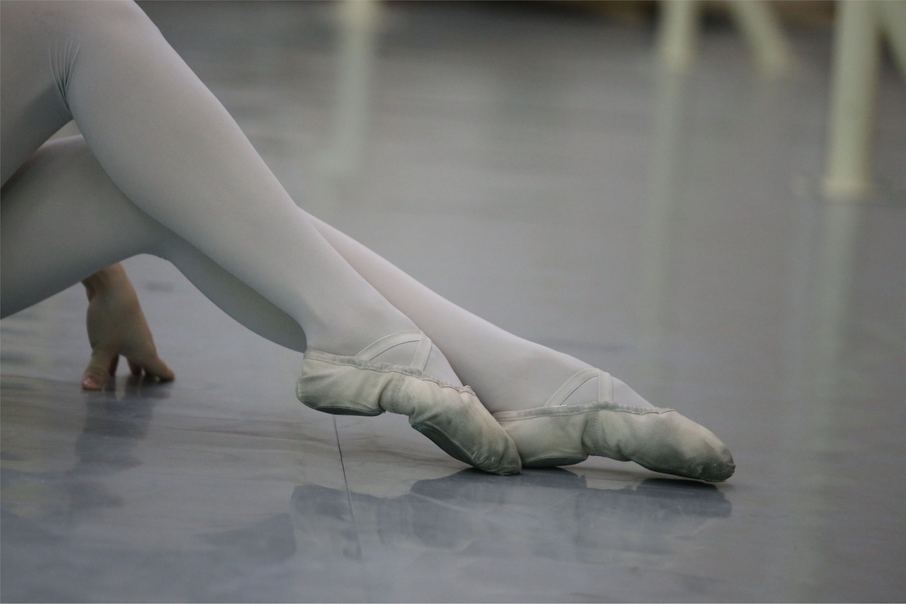 大西瓜美女图片 Z2-5 衬白丝900p3