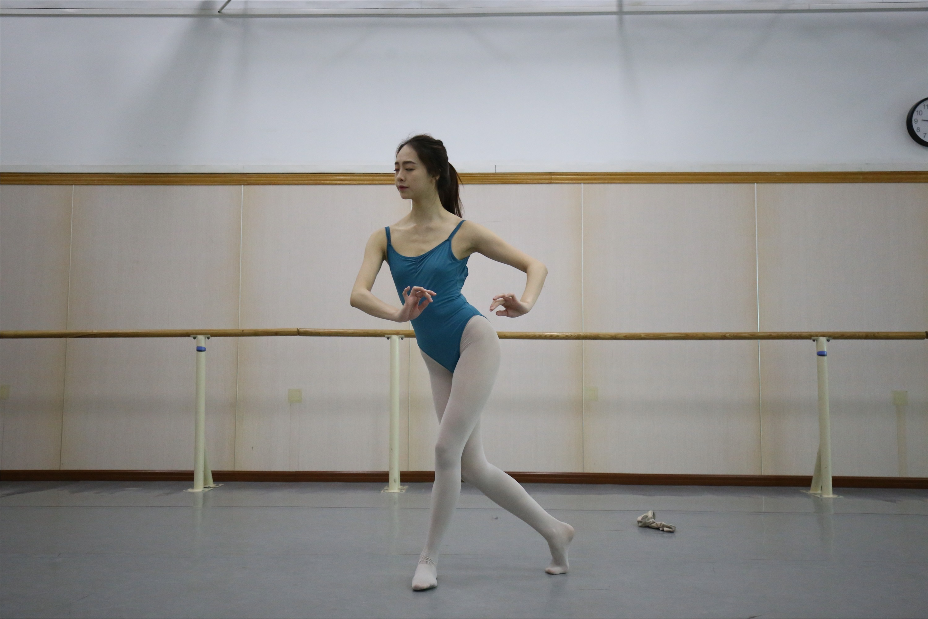 大西瓜美女图片 Z2-5 衬白丝900p4