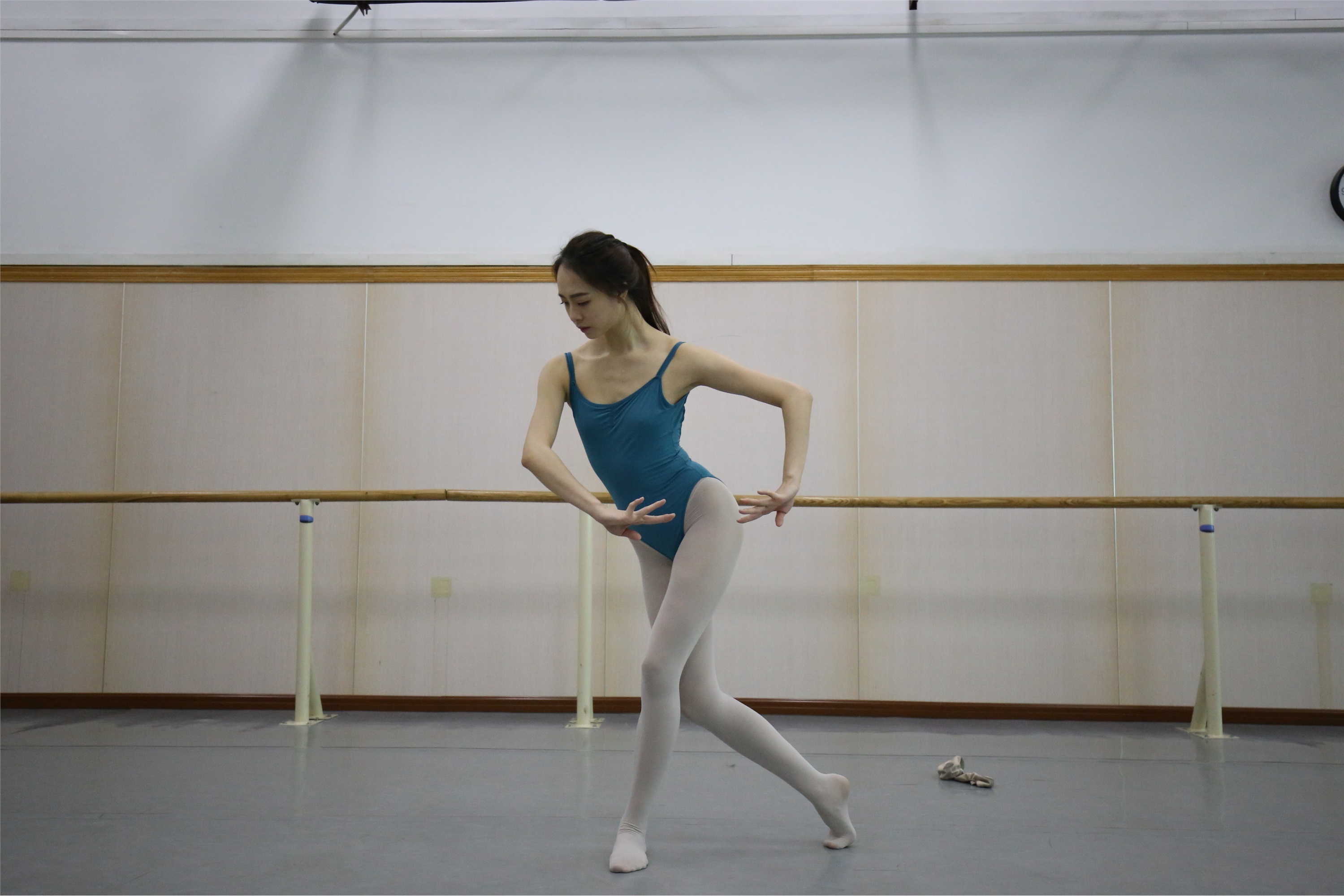 大西瓜美女图片 Z2-5 衬白丝900p4